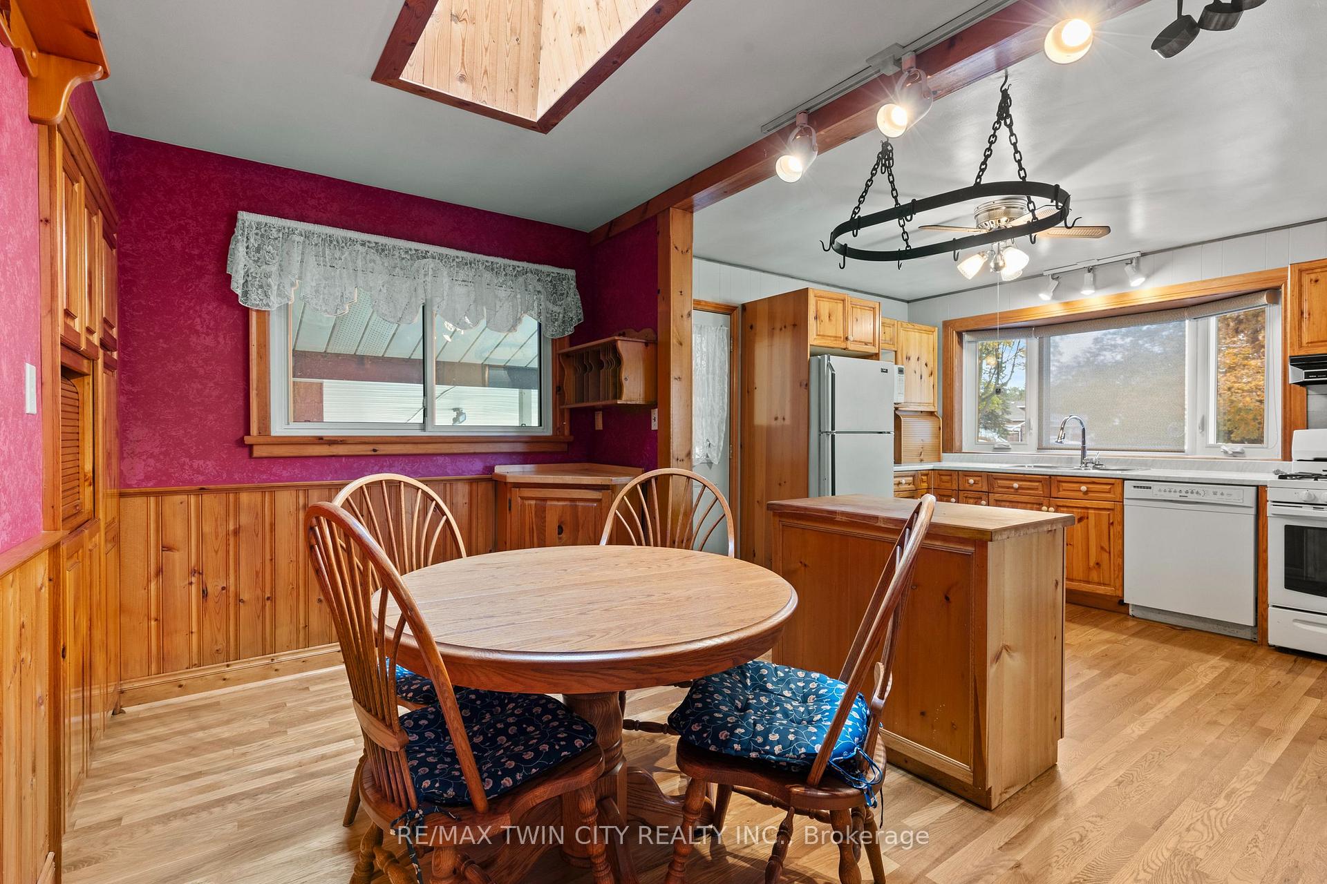 Photo 24 of 13 Spencer Street, Brant, Paris — HOMEH