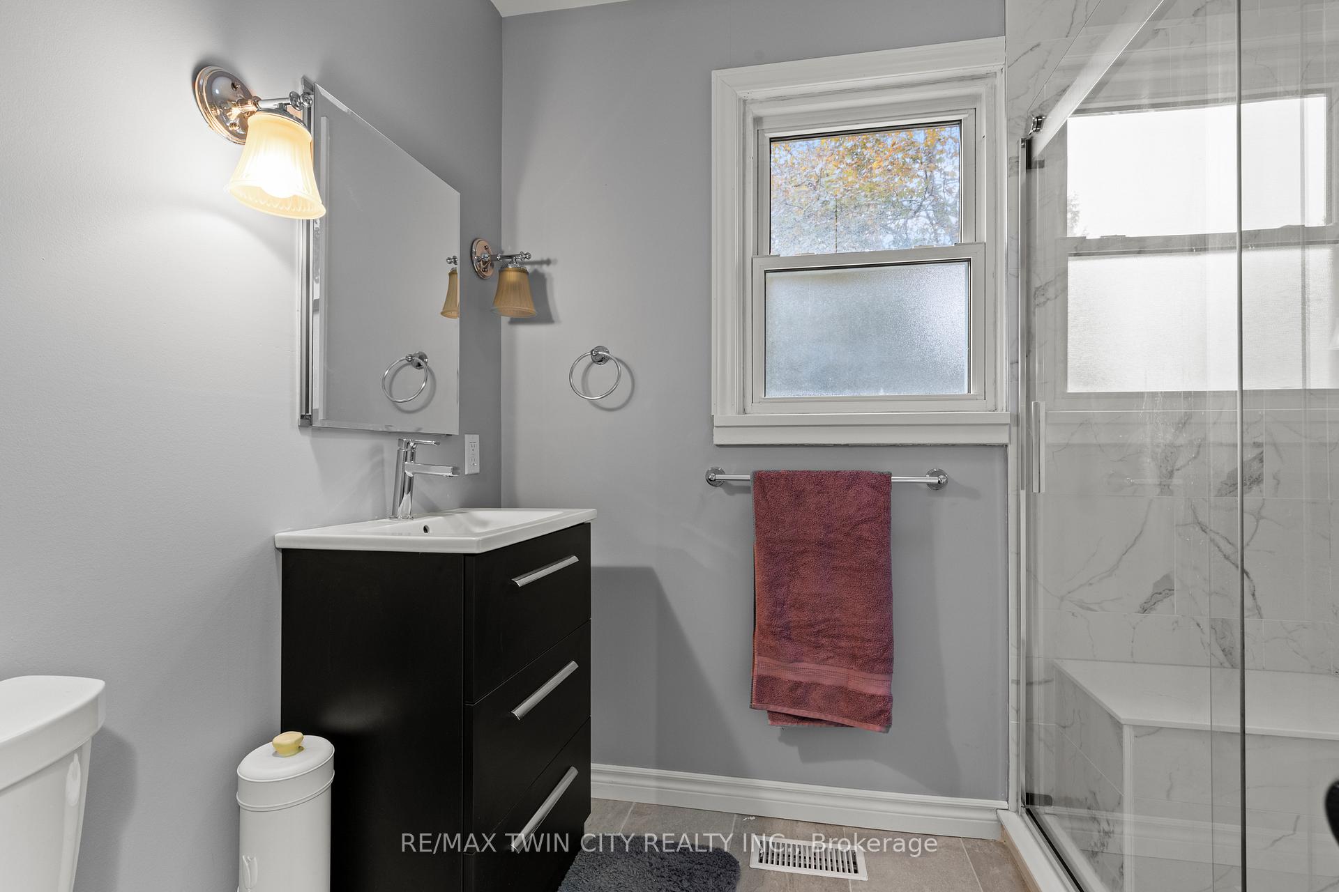 Photo 26 of 13 Spencer Street, Brant, Paris — HOMEH