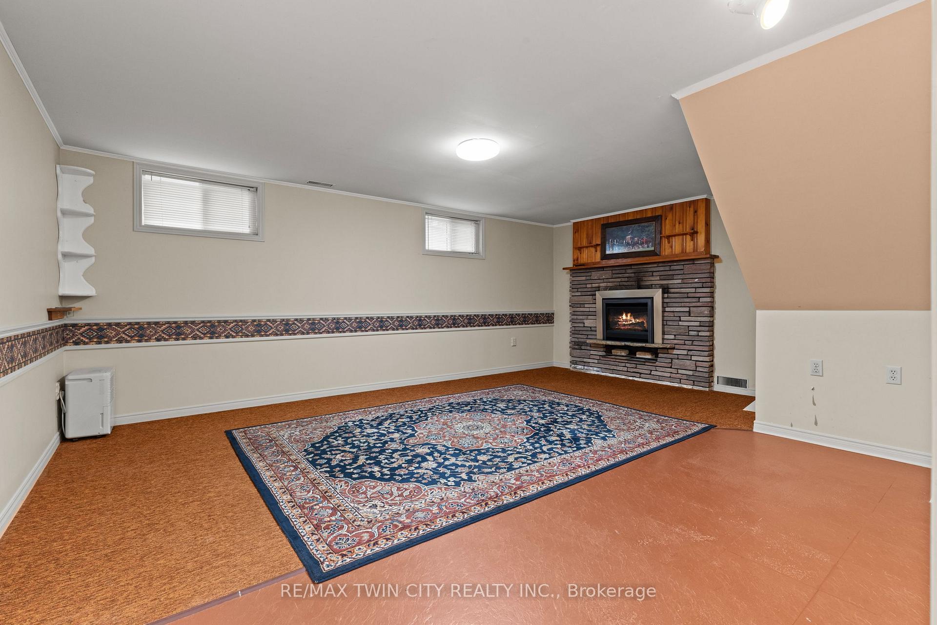 Photo 25 of 13 Spencer Street, Brant, Paris — HOMEH
