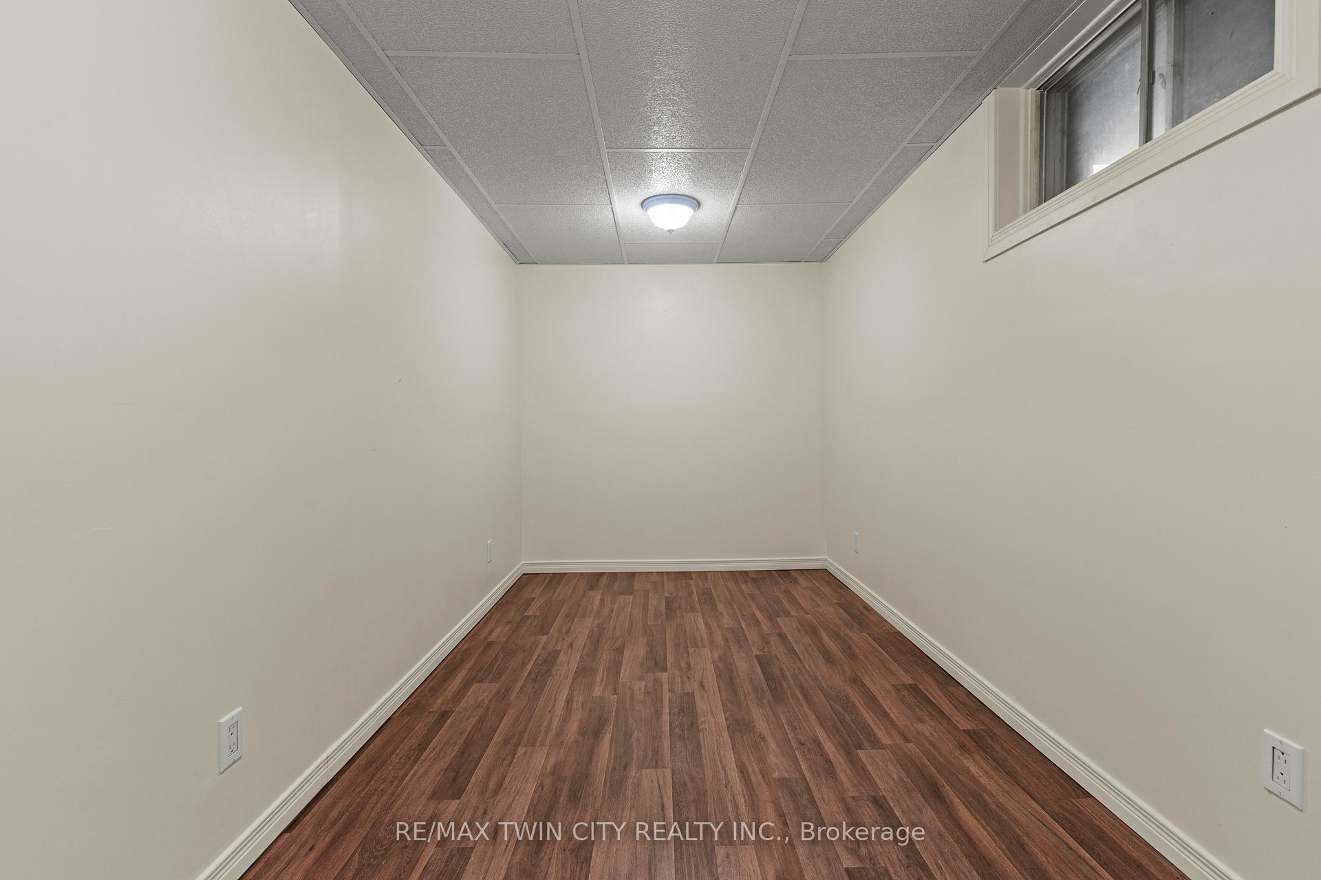 Photo 28 of 13 Spencer Street, Brant, Paris — HOMEH