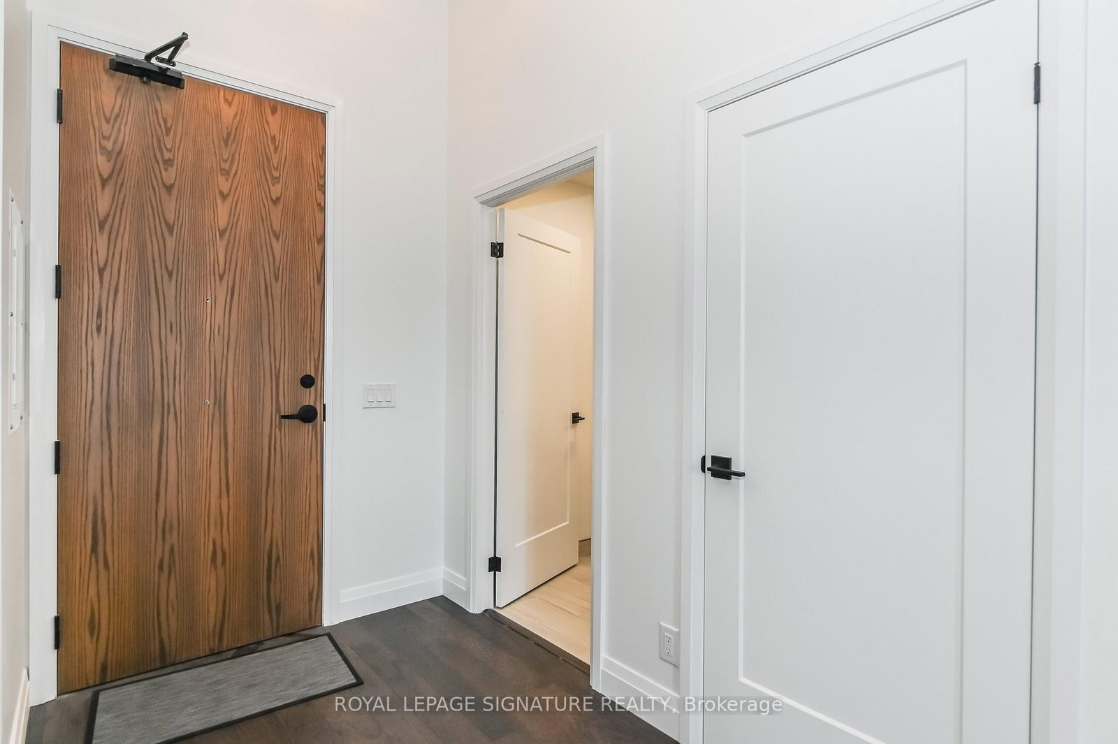 Photo 5 of Unit 407, 19 Guelph Ave, Cambridge, Hespeler Village — HOMEH