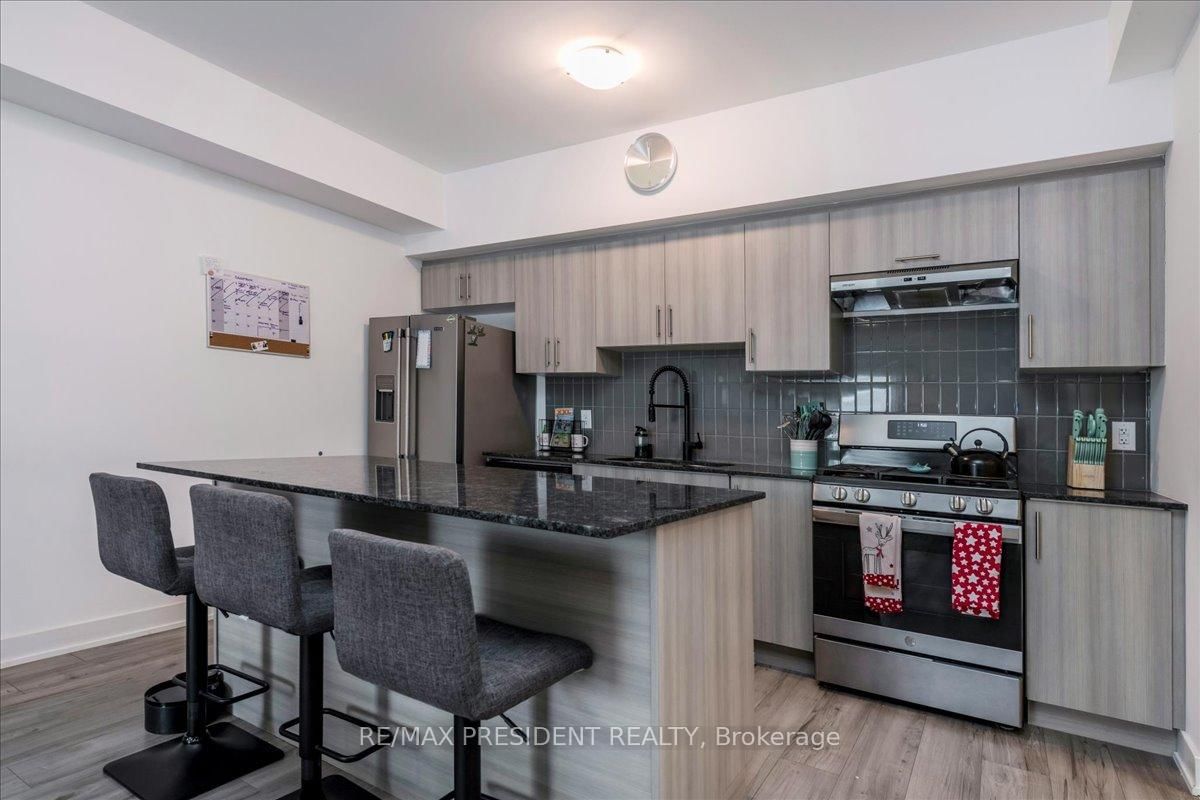 Photo 6 of Unit 106, 10 Culinary Lane, Barrie, Rural Barrie Southeast — HOMEH