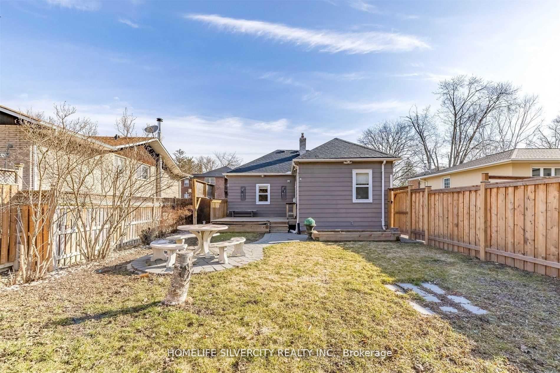 Photo 33 of 56 David Street, Caledon, Bolton East — HOMEH