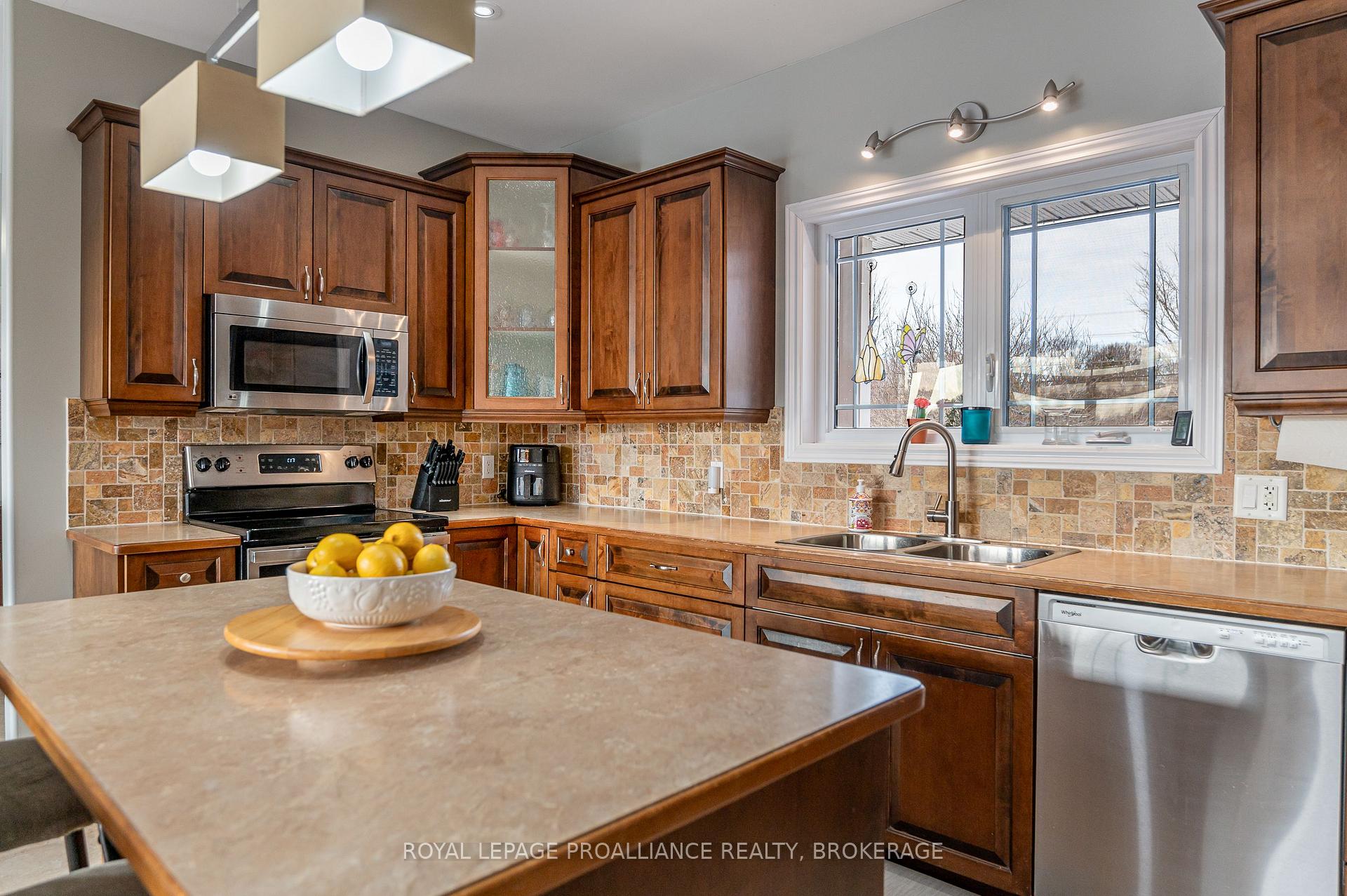 Photo 9 of 3265 Harrowsmith Road, Frontenac, Frontenac South — HOMEH