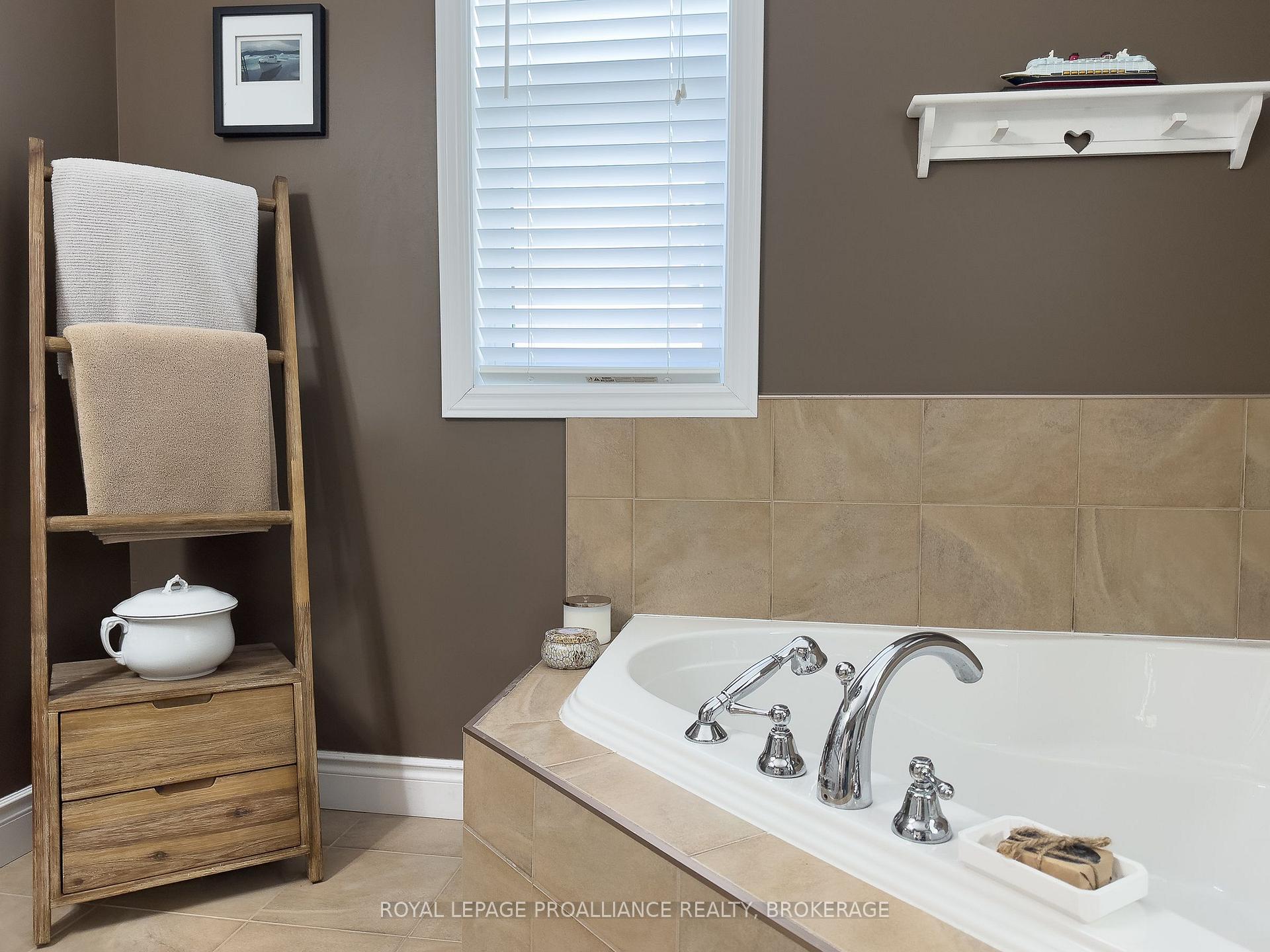 Photo 21 of 3265 Harrowsmith Road, Frontenac, Frontenac South — HOMEH