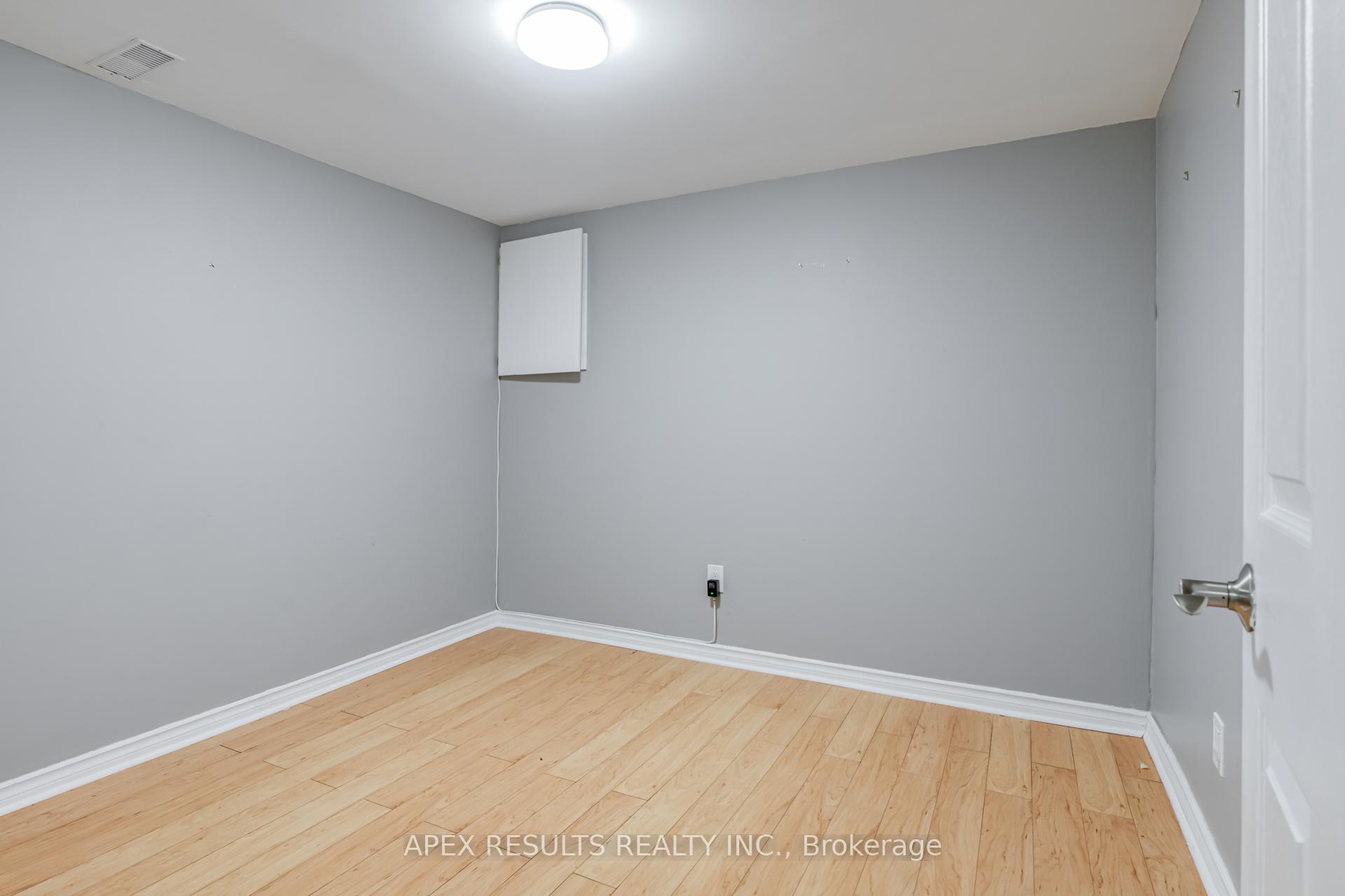 Photo 24 of 229 Athenia Drive, Hamilton, Stoney Creek Mountain — HOMEH