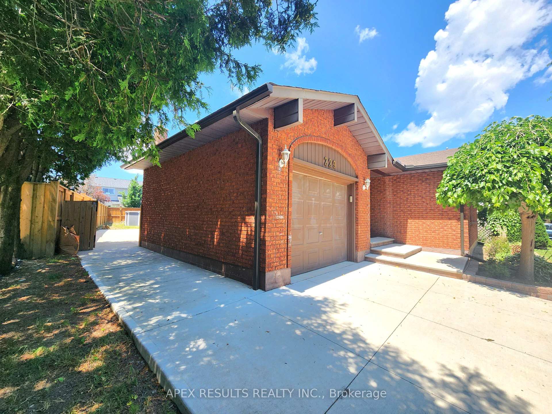 Photo 32 of 229 Athenia Drive, Hamilton, Stoney Creek Mountain — HOMEH