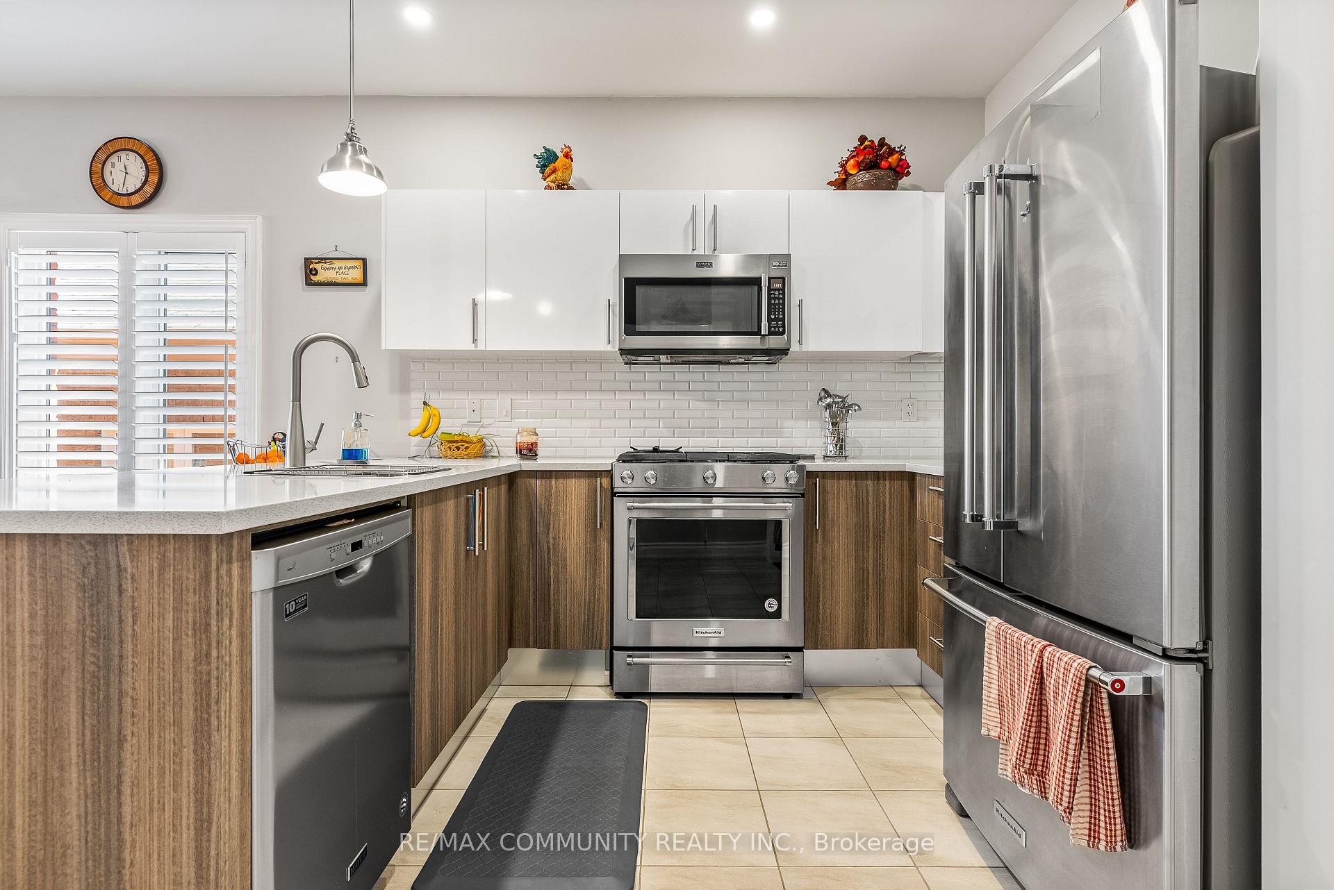 Photo 8 of 114 Lyle Drive, Clarington, Bowmanville — HOMEH