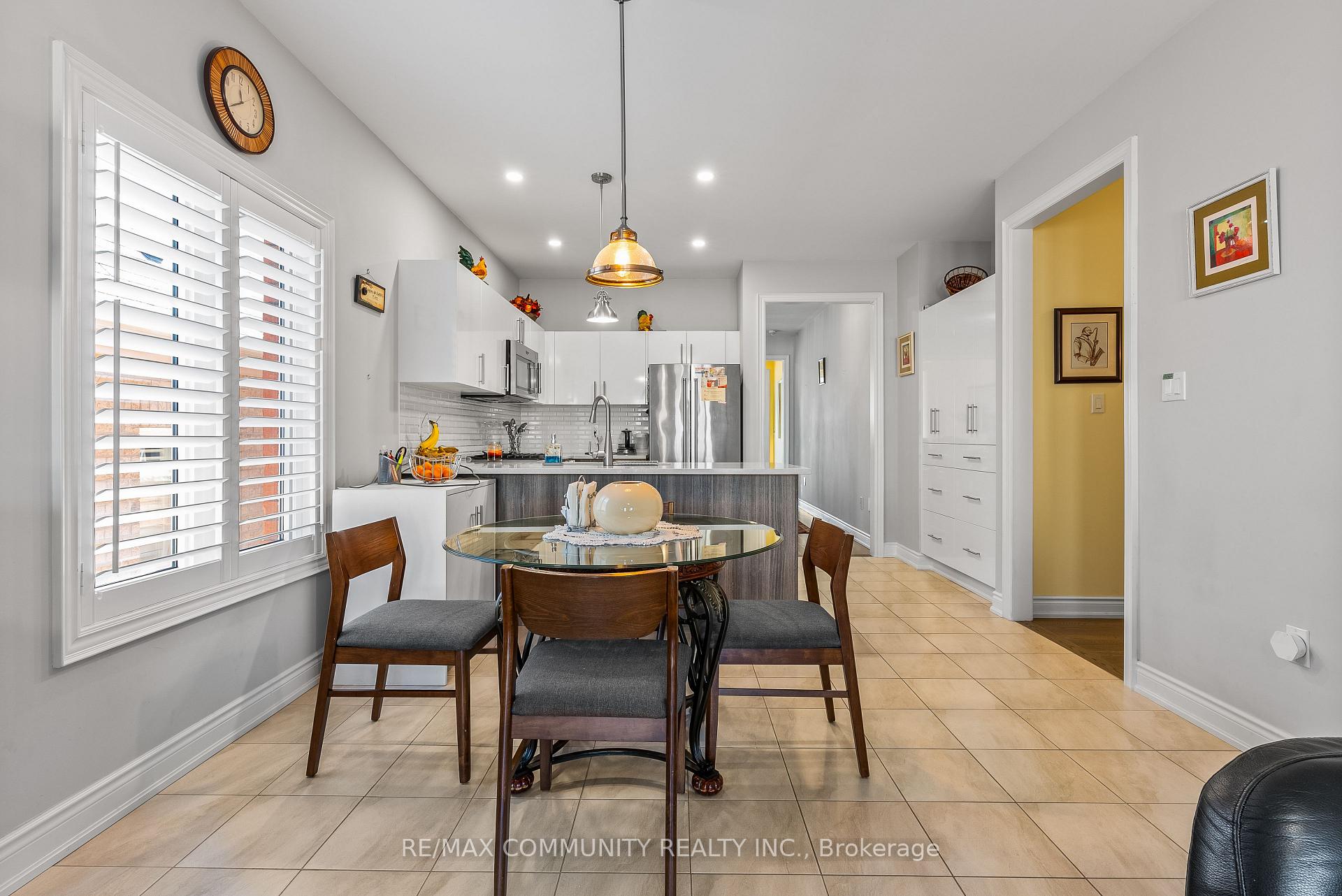 Photo 11 of 114 Lyle Drive, Clarington, Bowmanville — HOMEH