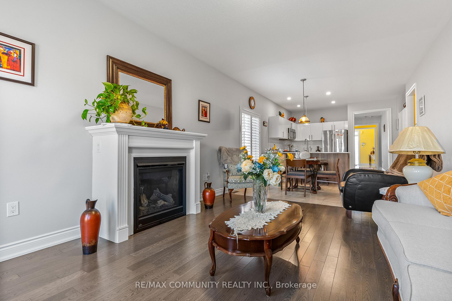 Photo 14 of 114 Lyle Drive, Clarington, Bowmanville — HOMEH