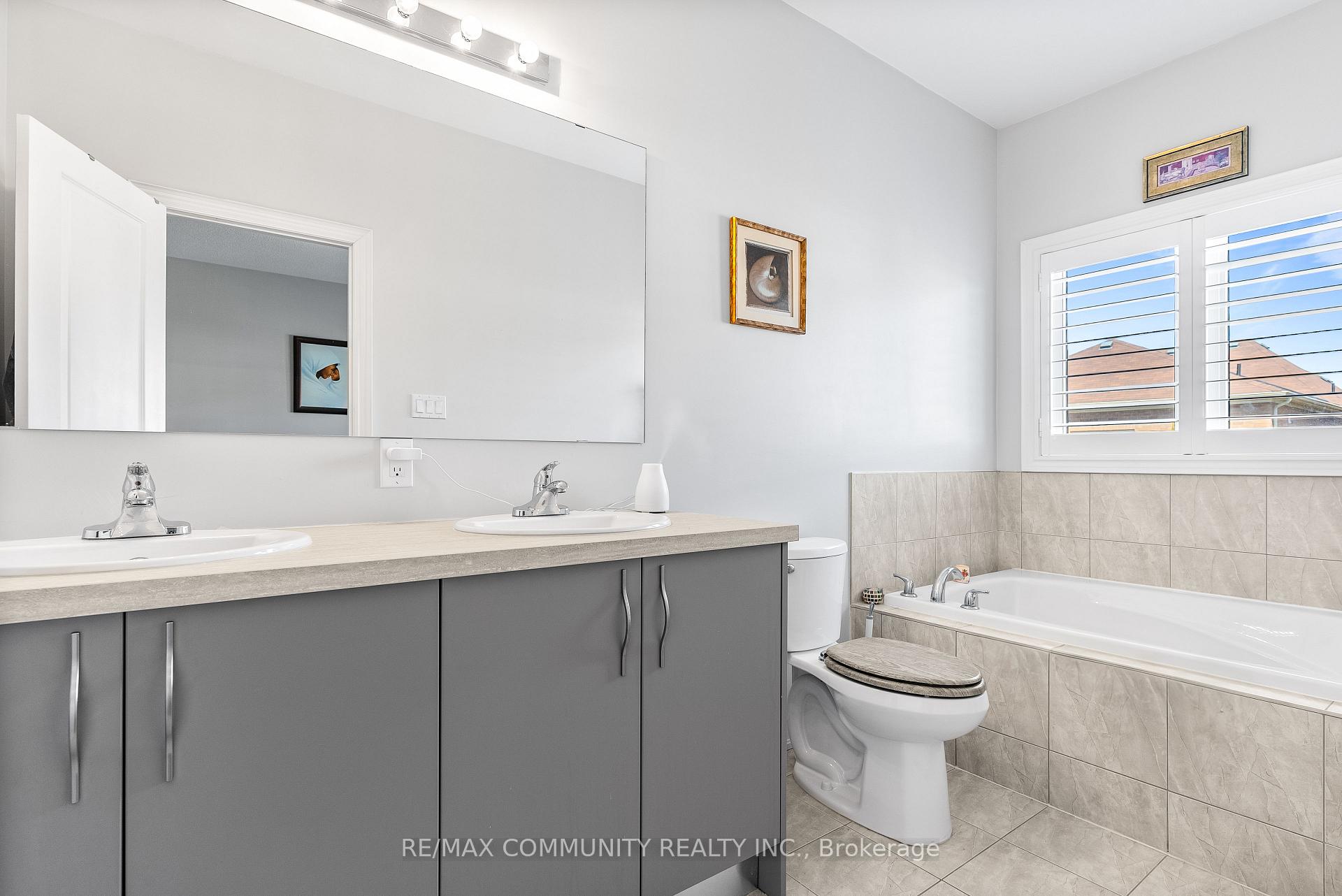 Photo 22 of 114 Lyle Drive, Clarington, Bowmanville — HOMEH