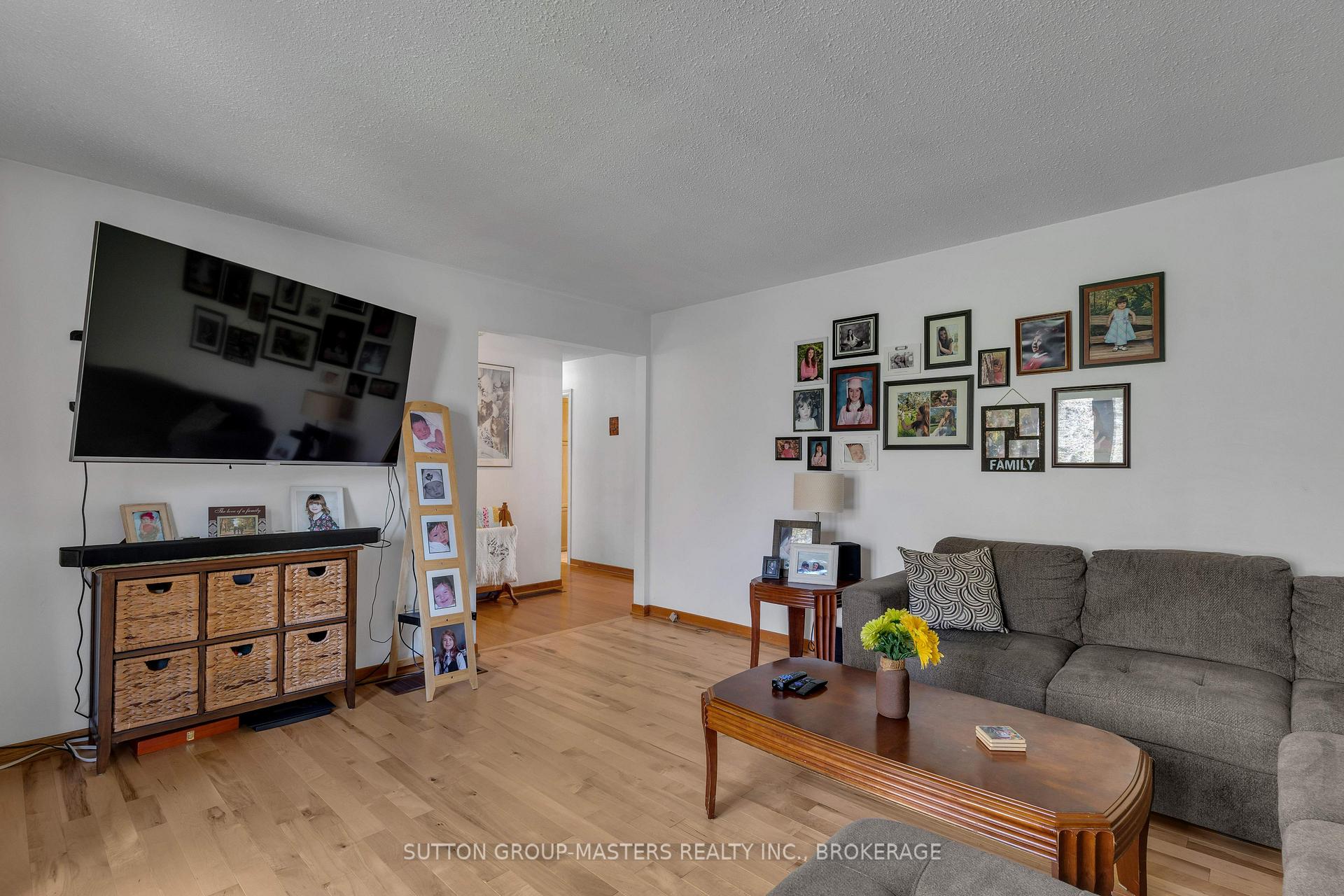 Photo 10 of 4308 Snider Road, Frontenac, Frontenac South — HOMEH