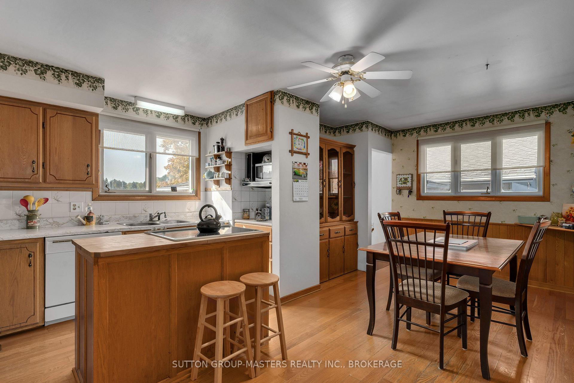 Photo 13 of 4308 Snider Road, Frontenac, Frontenac South — HOMEH