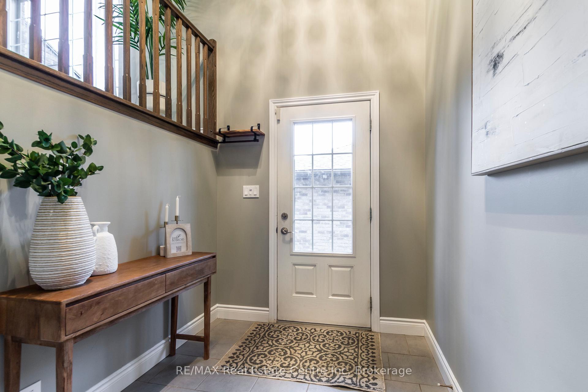 Photo 4 of 25 Jeffrey Drive, Guelph, Grange Road — HOMEH