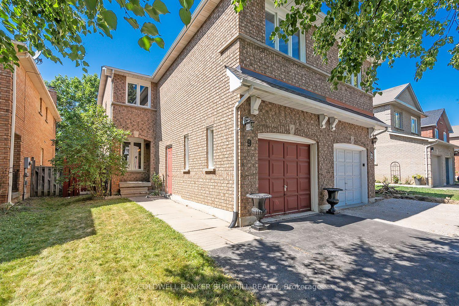 Photo 1 of 9 Wakefield Lane, Hamilton, Waterdown — HOMEH