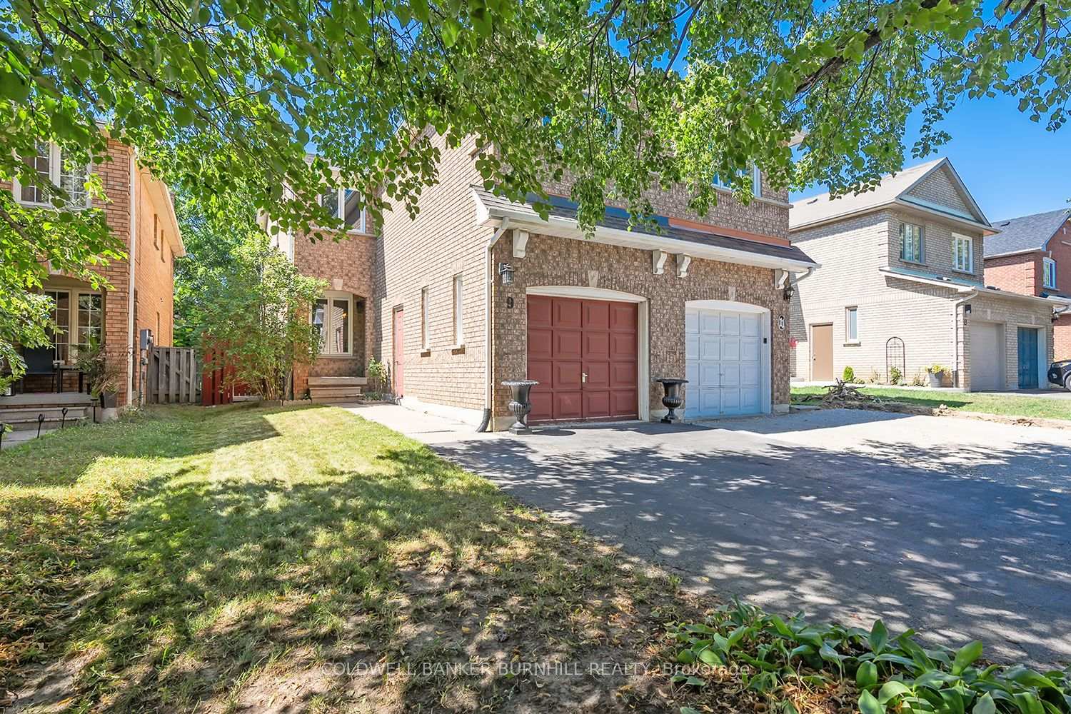 Photo 2 of 9 Wakefield Lane, Hamilton, Waterdown — HOMEH