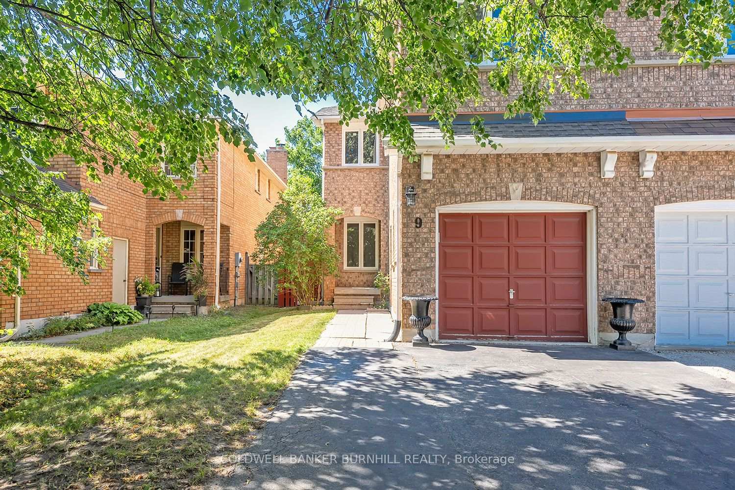 Photo 3 of 9 Wakefield Lane, Hamilton, Waterdown — HOMEH