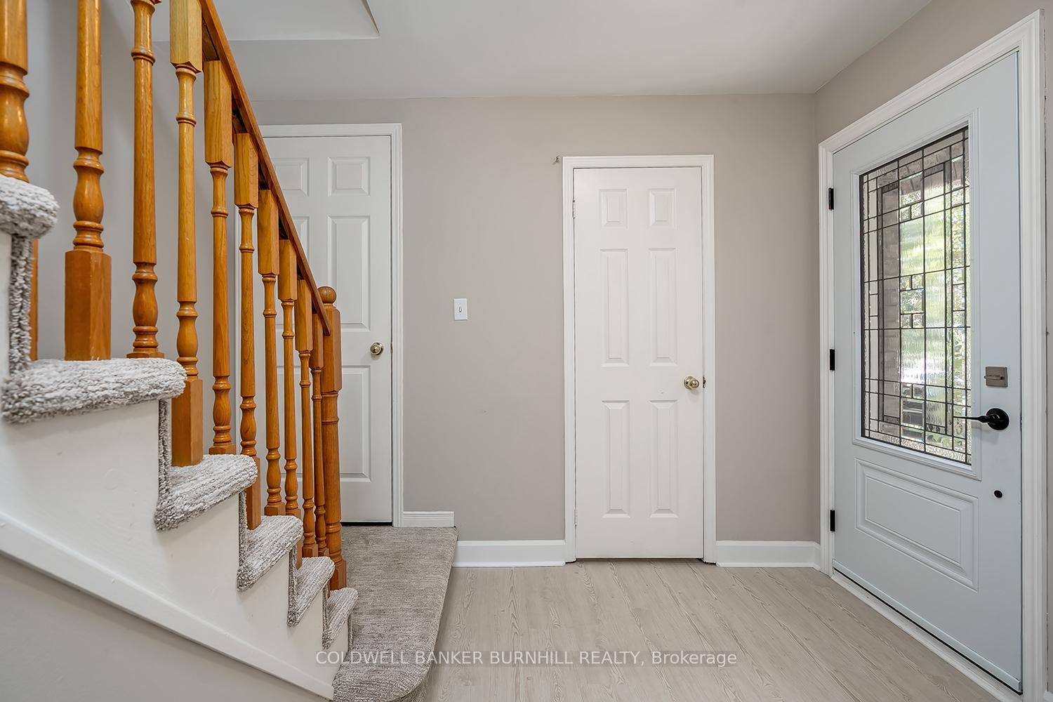 Photo 5 of 9 Wakefield Lane, Hamilton, Waterdown — HOMEH