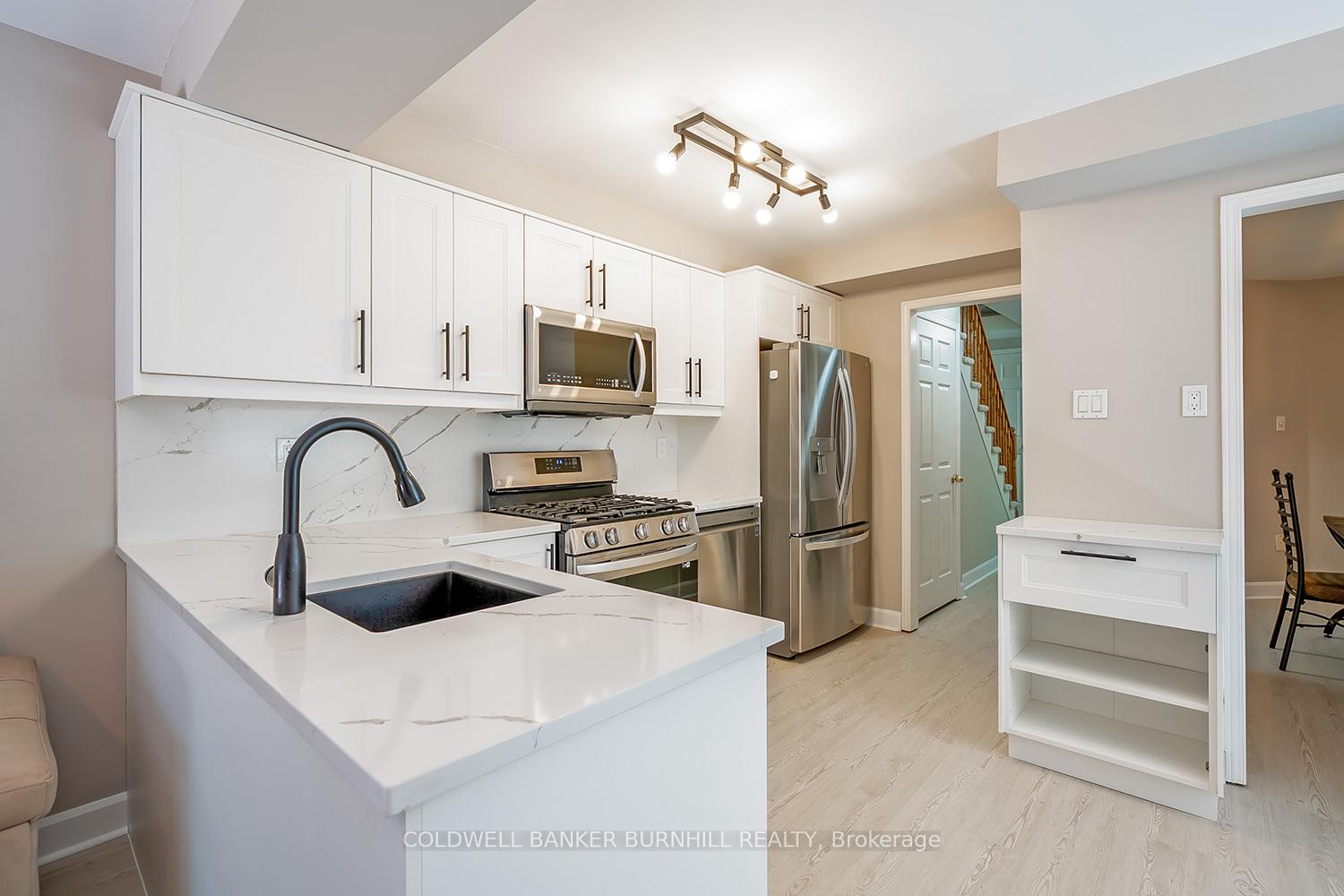 Photo 10 of 9 Wakefield Lane, Hamilton, Waterdown — HOMEH