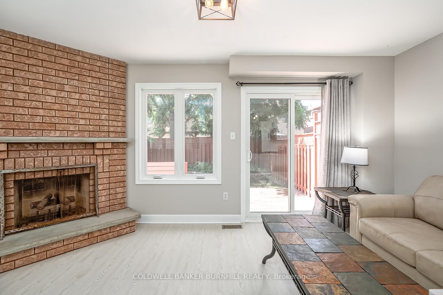 Photo 11 of 9 Wakefield Lane, Hamilton, Waterdown — HOMEH