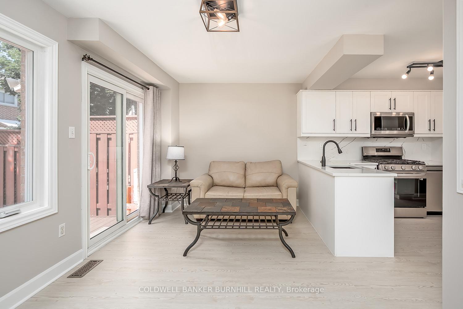 Photo 13 of 9 Wakefield Lane, Hamilton, Waterdown — HOMEH