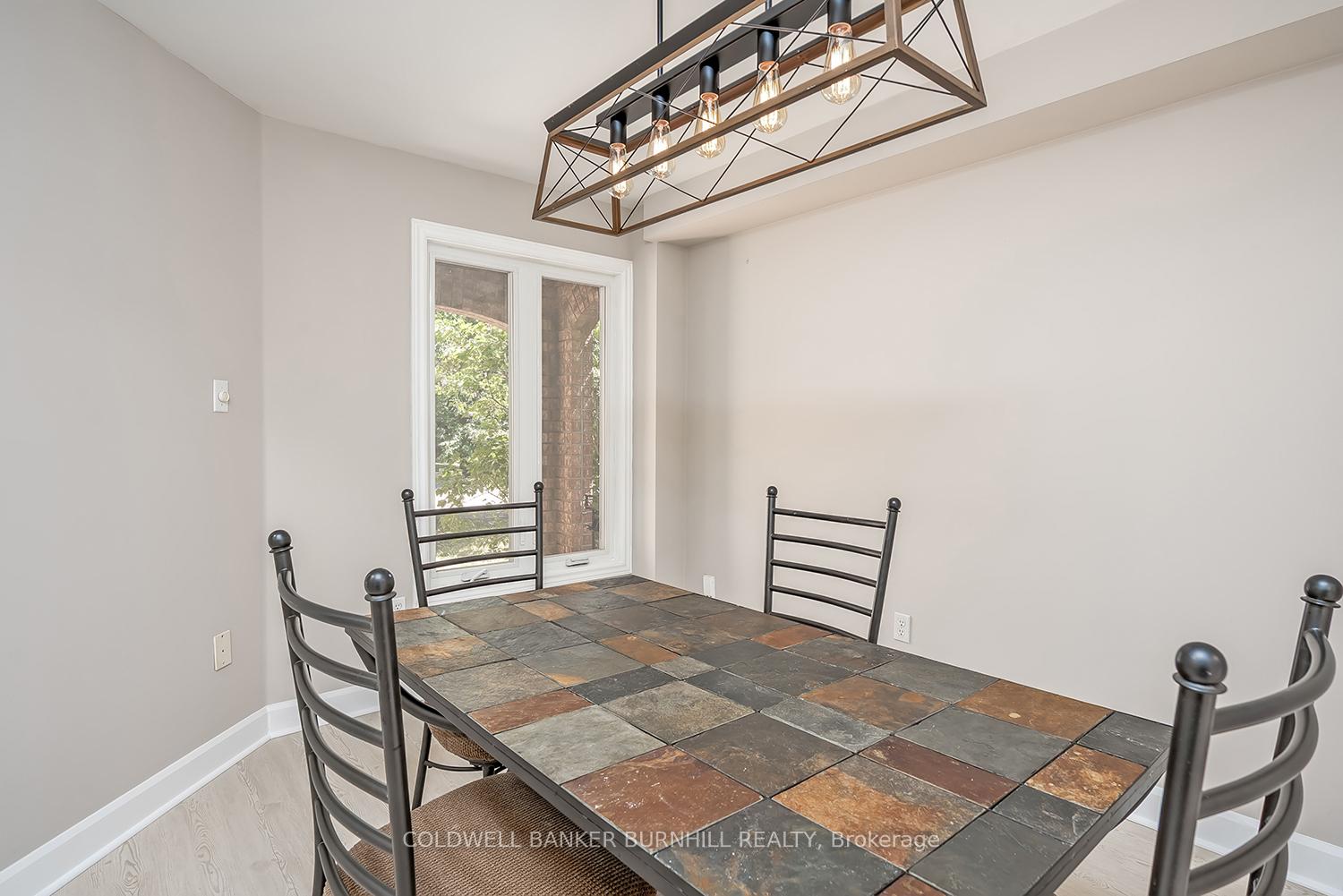 Photo 16 of 9 Wakefield Lane, Hamilton, Waterdown — HOMEH