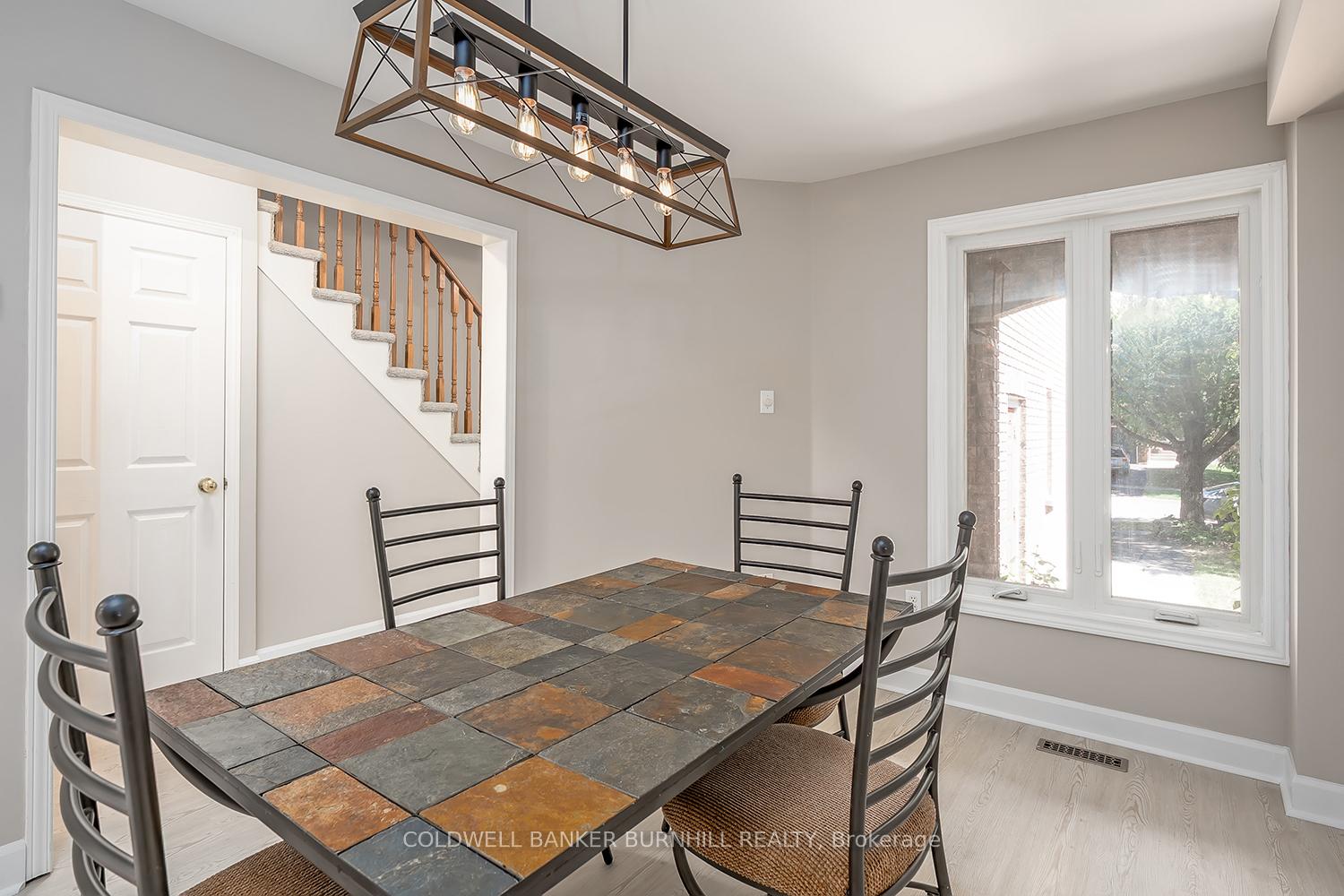 Photo 17 of 9 Wakefield Lane, Hamilton, Waterdown — HOMEH