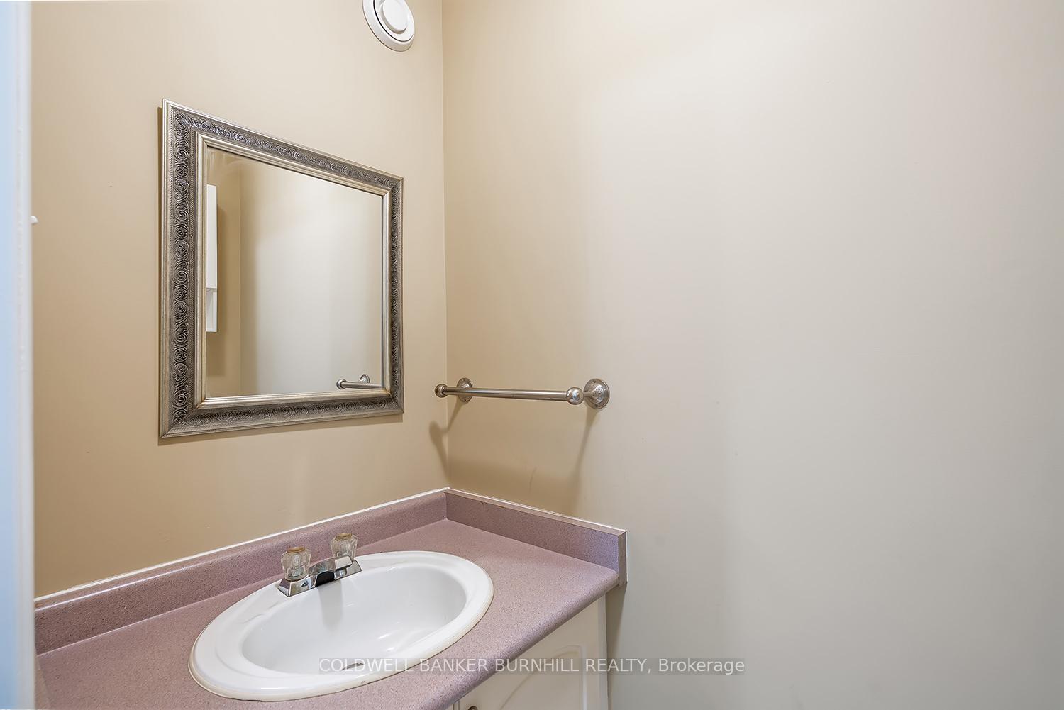 Photo 18 of 9 Wakefield Lane, Hamilton, Waterdown — HOMEH