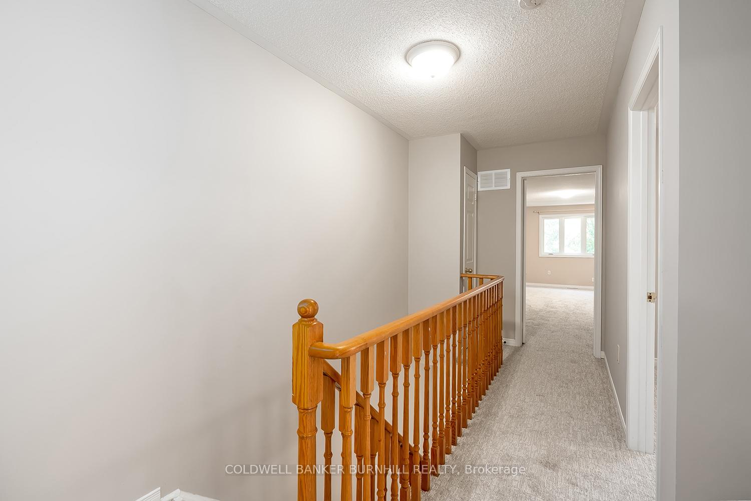 Photo 19 of 9 Wakefield Lane, Hamilton, Waterdown — HOMEH