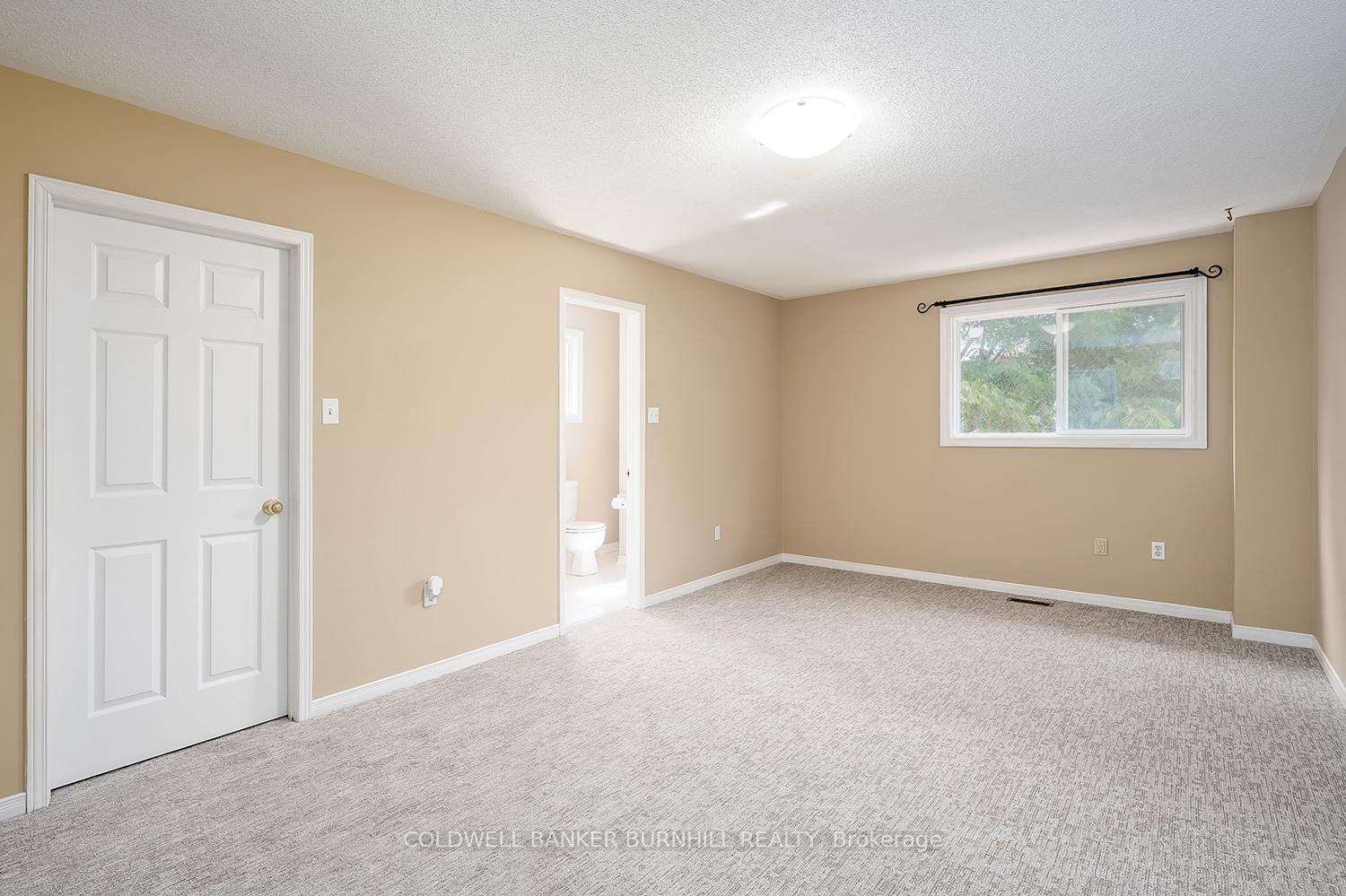 Photo 21 of 9 Wakefield Lane, Hamilton, Waterdown — HOMEH