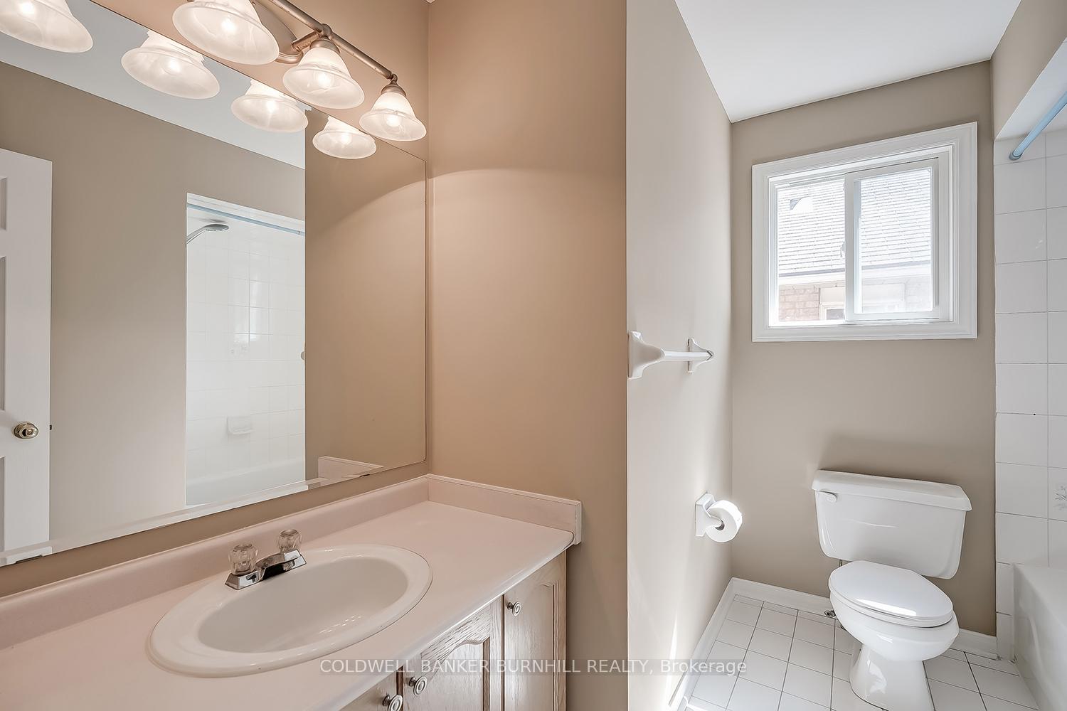 Photo 27 of 9 Wakefield Lane, Hamilton, Waterdown — HOMEH
