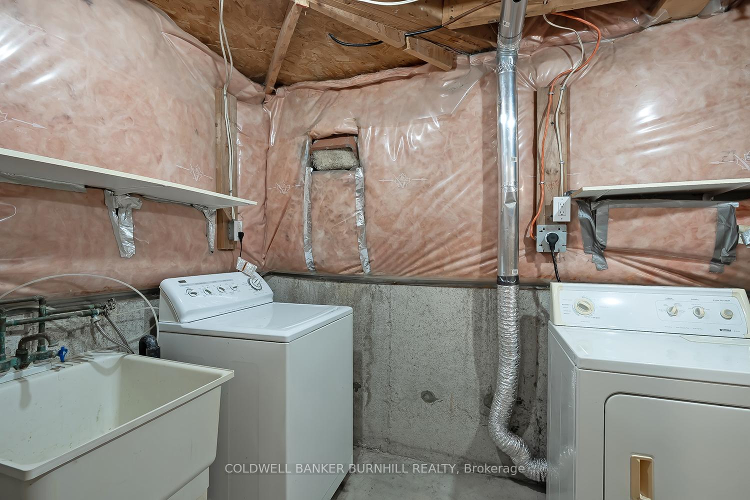 Photo 34 of 9 Wakefield Lane, Hamilton, Waterdown — HOMEH
