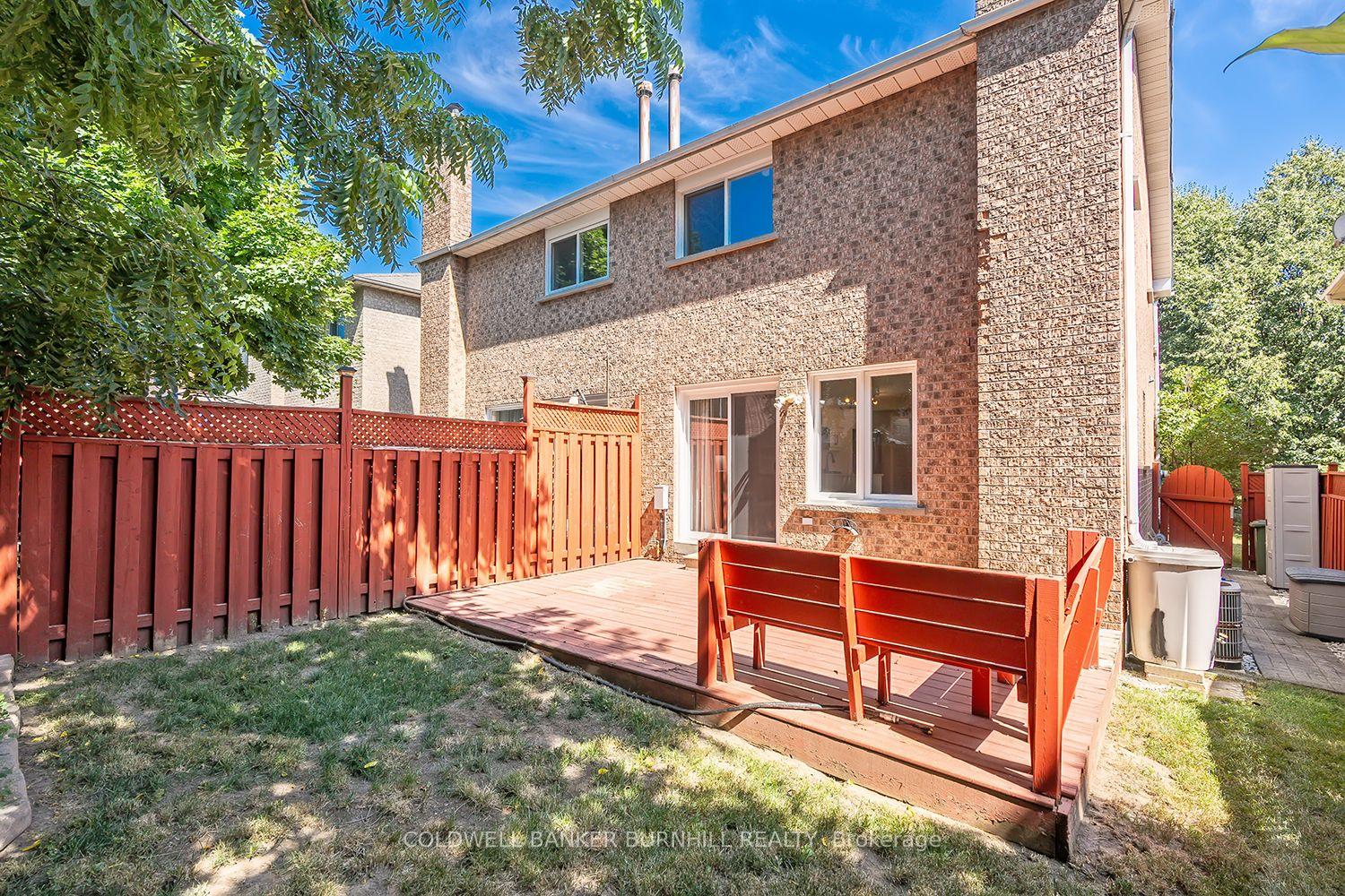 Photo 35 of 9 Wakefield Lane, Hamilton, Waterdown — HOMEH