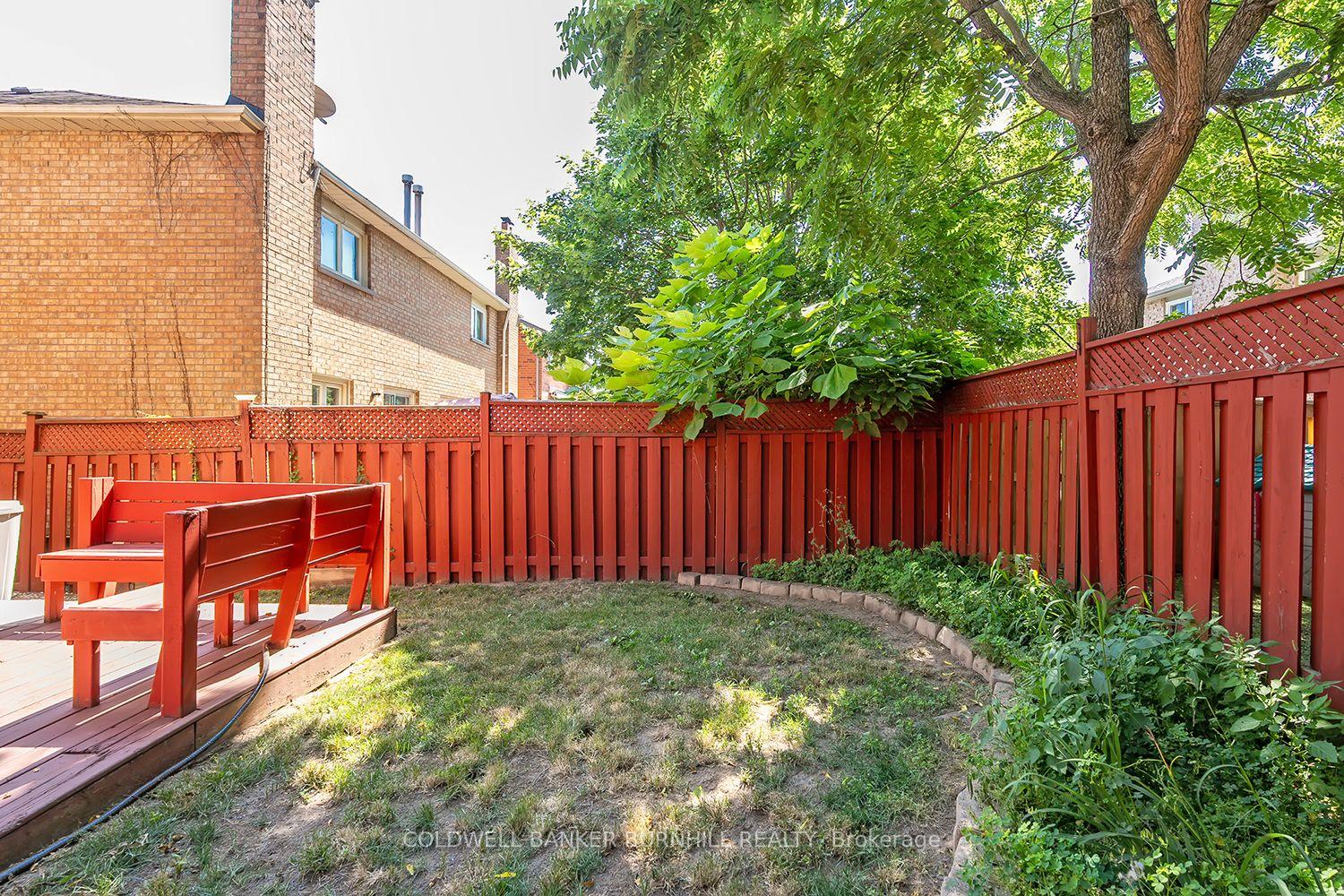 Photo 40 of 9 Wakefield Lane, Hamilton, Waterdown — HOMEH
