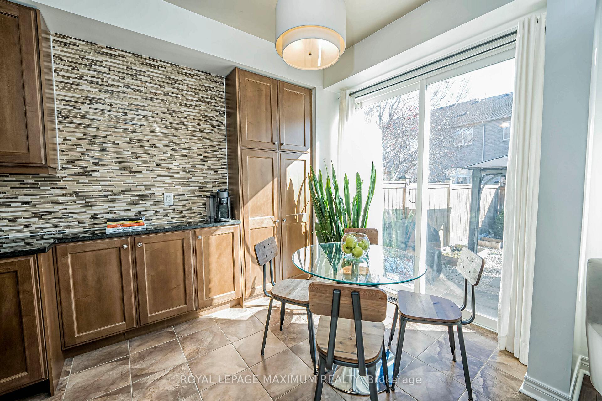 Photo 15 of 45 Losino Street, Caledon, Rural Caledon — HOMEH