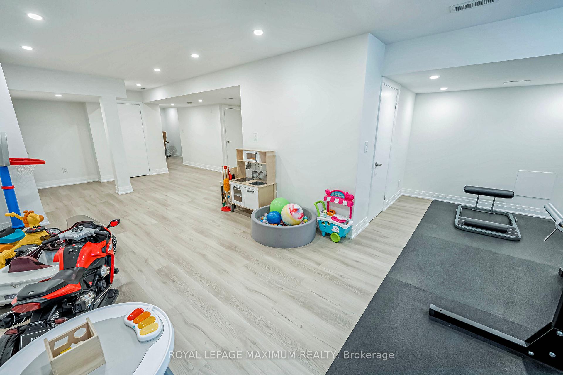 Photo 37 of 45 Losino Street, Caledon, Rural Caledon — HOMEH