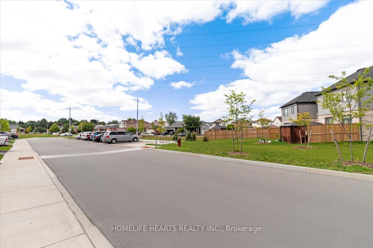 Photo 5 of Unit 55, 166 Deerpath Drive, Guelph, Willow West/Sugarbush/West Acres — HOMEH