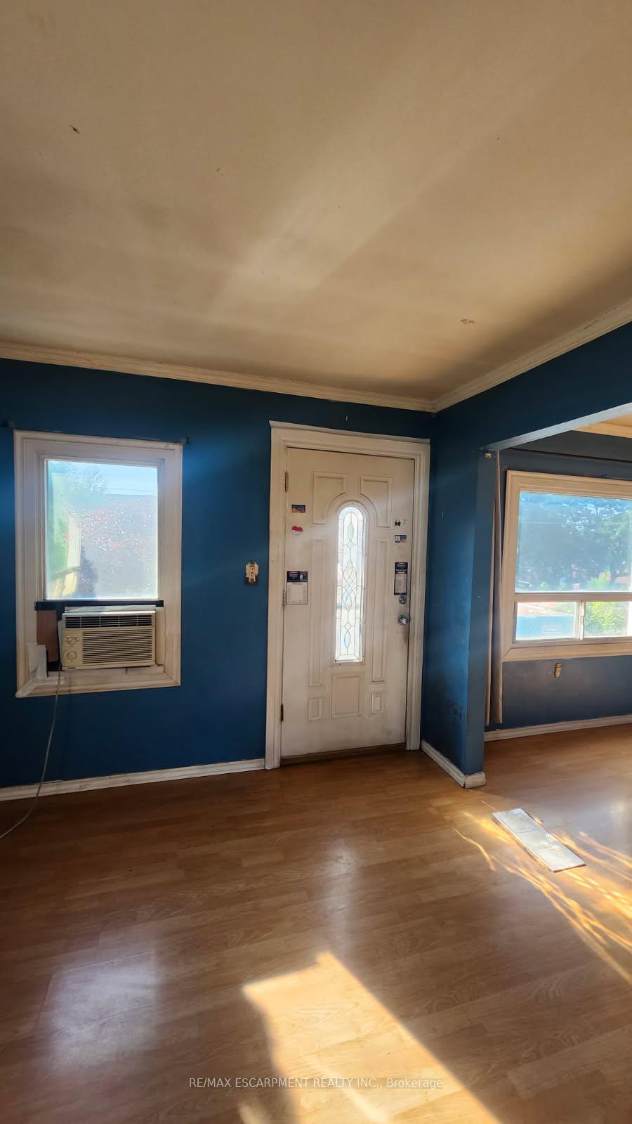 Photo 8 of 706 Tate Avenue, Hamilton, Parkview — HOMEH