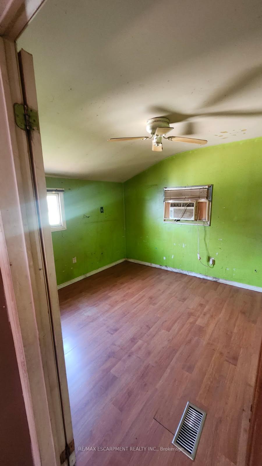 Photo 9 of 706 Tate Avenue, Hamilton, Parkview — HOMEH