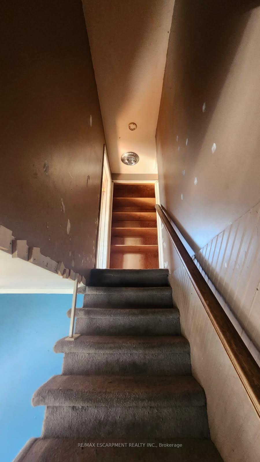 Photo 11 of 706 Tate Avenue, Hamilton, Parkview — HOMEH