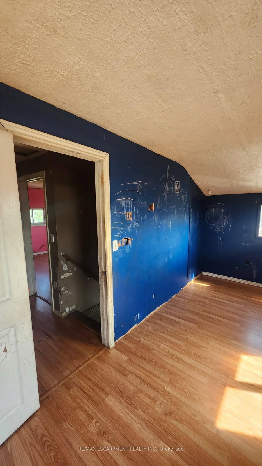 Photo 12 of 706 Tate Avenue, Hamilton, Parkview — HOMEH
