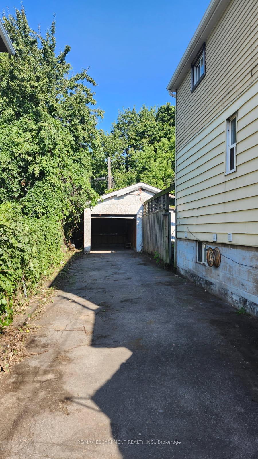 Photo 20 of 706 Tate Avenue, Hamilton, Parkview — HOMEH