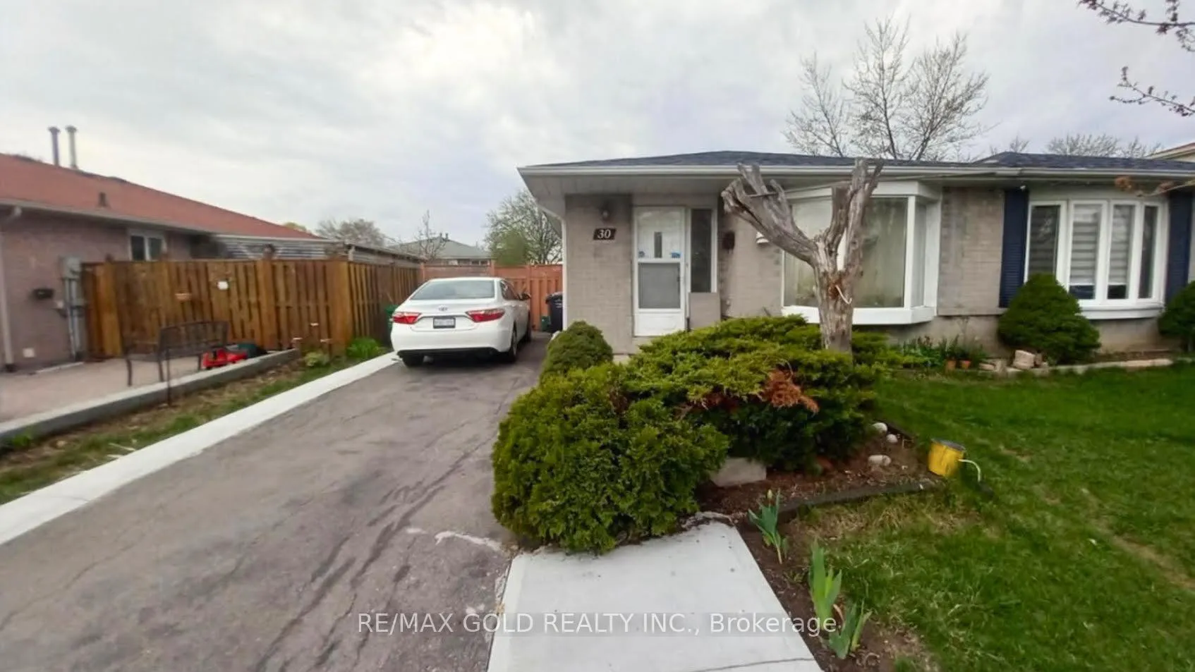 Photo 1 of 30 Greenwood Crescent E, Brampton, Northgate — HOMEH