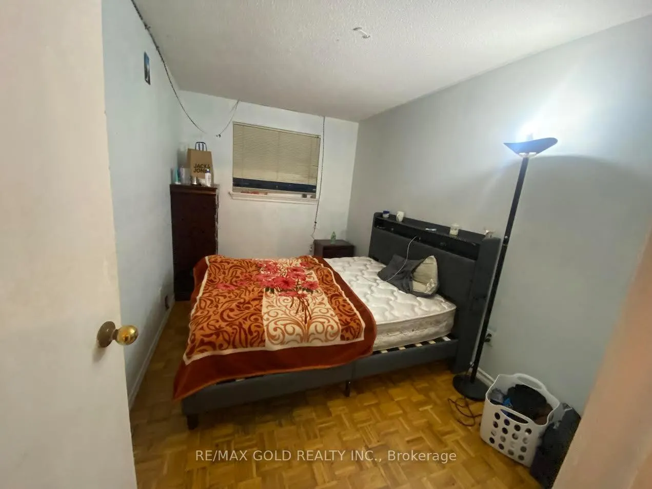 Photo 3 of 30 Greenwood Crescent E, Brampton, Northgate — HOMEH