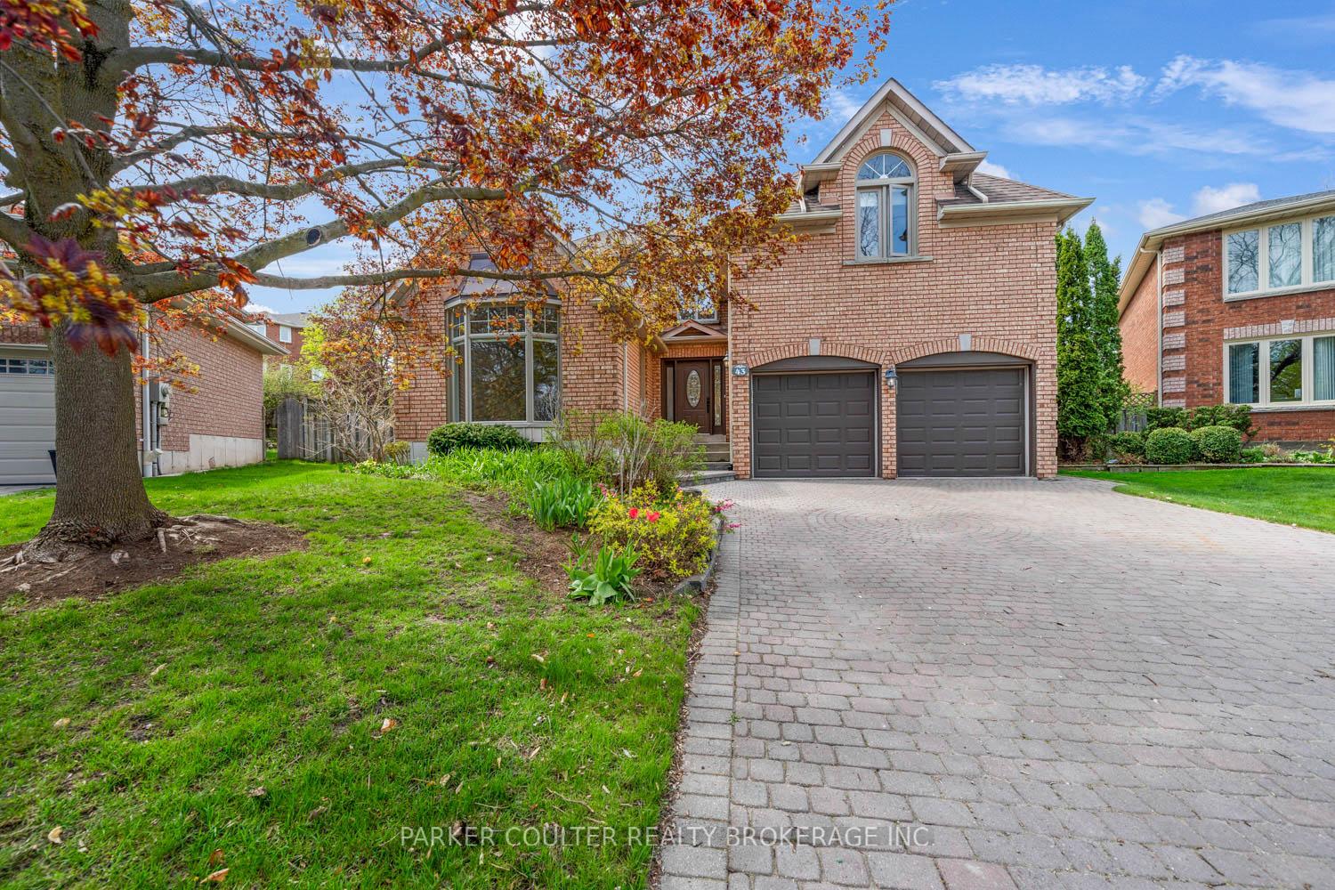 Photo 3 of 43 Falling Brook Drive, Barrie, Bayshore — HOMEH
