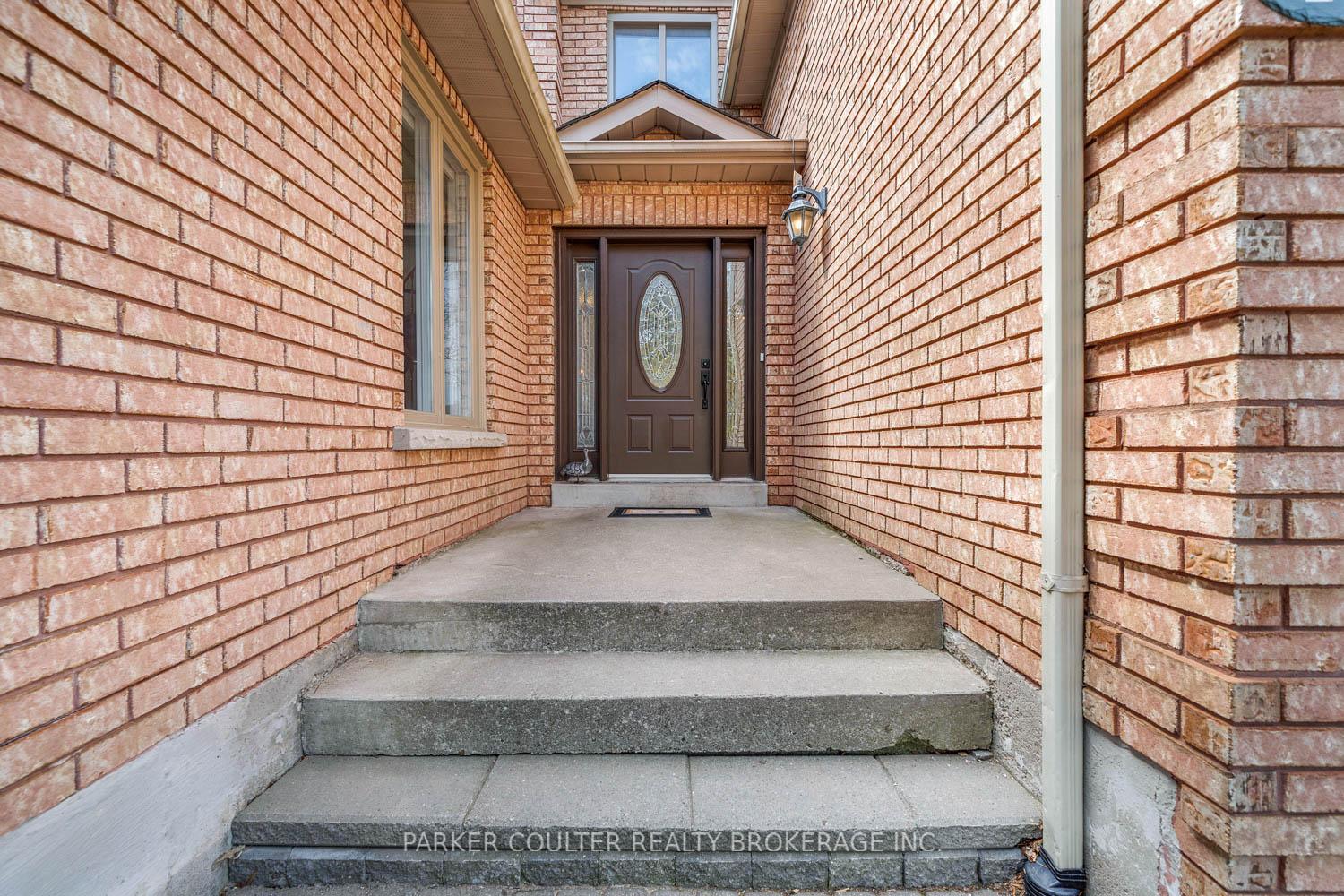 Photo 4 of 43 Falling Brook Drive, Barrie, Bayshore — HOMEH