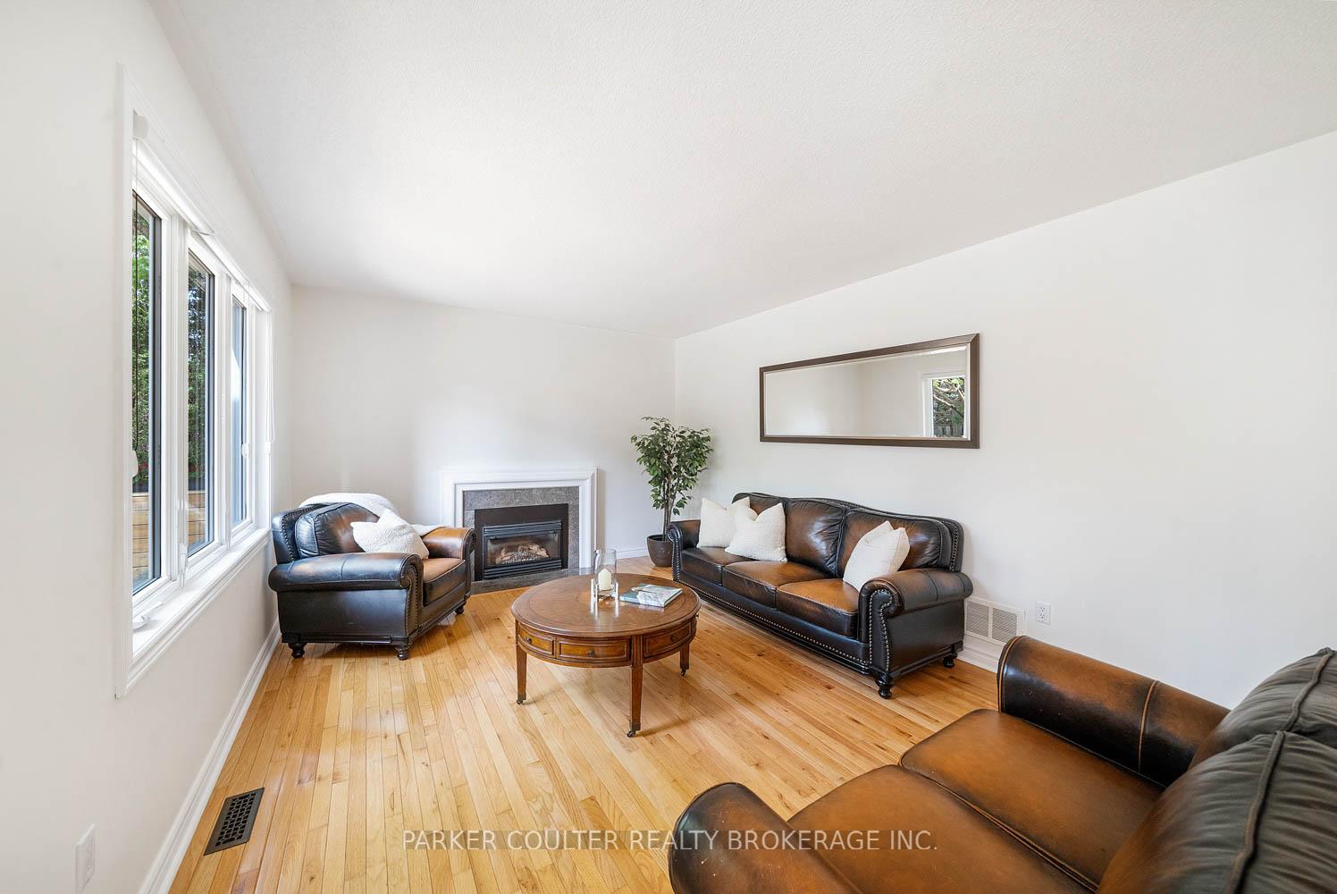 Photo 15 of 43 Falling Brook Drive, Barrie, Bayshore — HOMEH