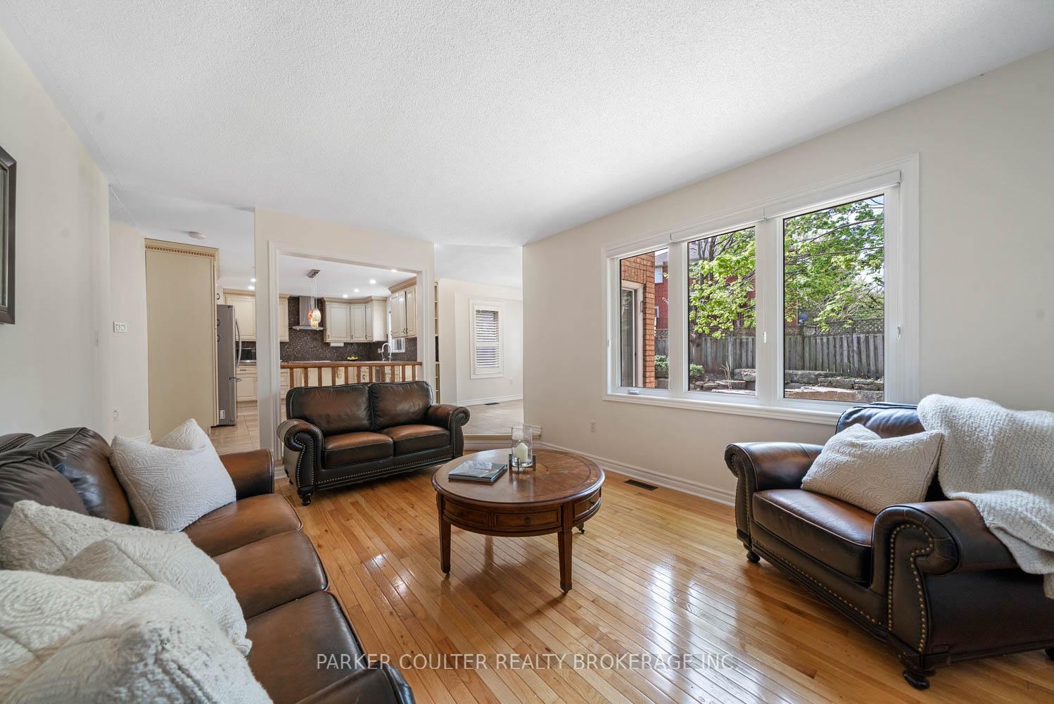 Photo 19 of 43 Falling Brook Drive, Barrie, Bayshore — HOMEH