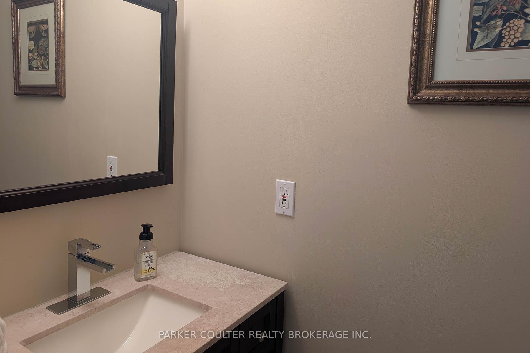 Photo 18 of 43 Falling Brook Drive, Barrie, Bayshore — HOMEH