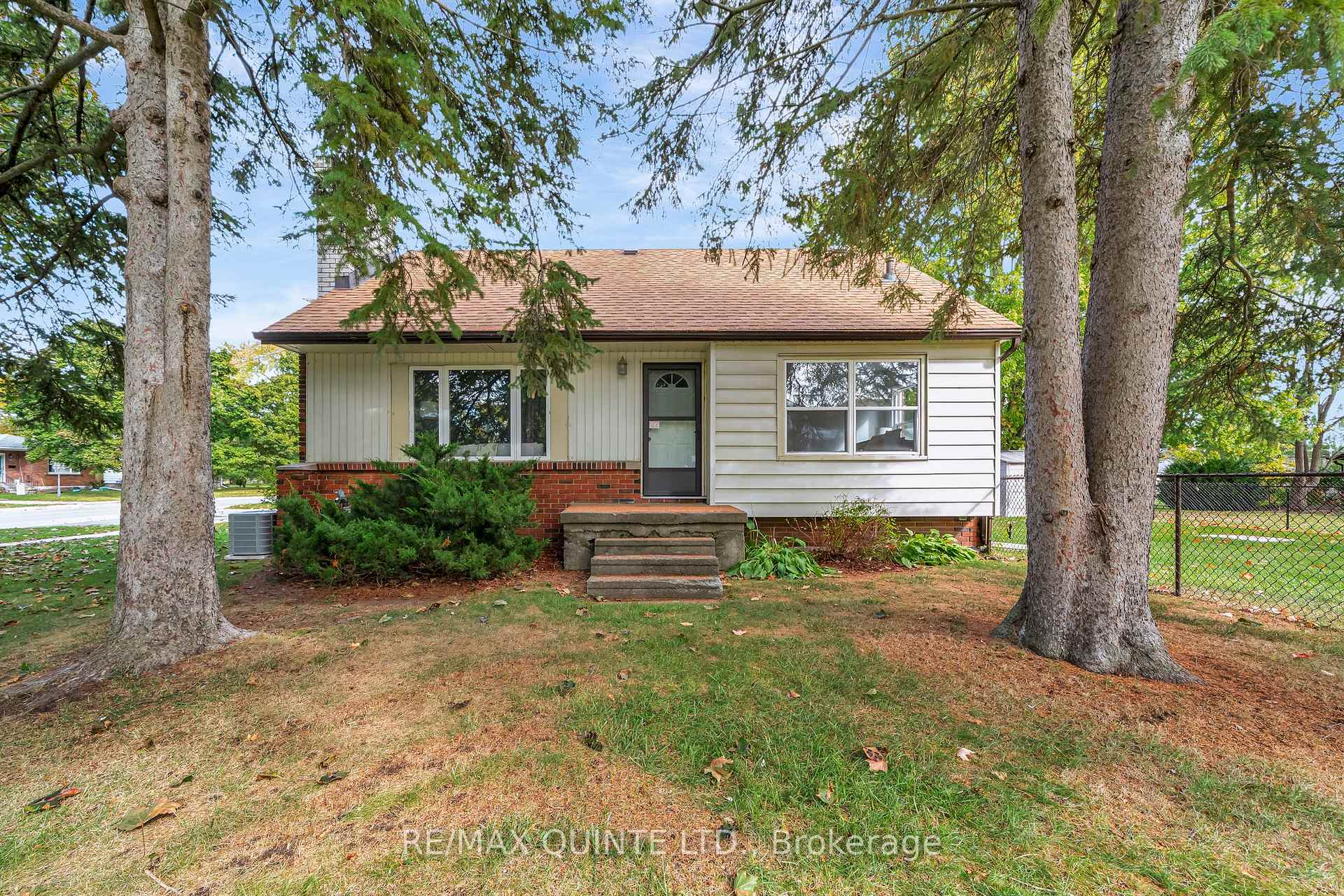Photo 1 of 501 Bridge Street E, Belleville, Belleville Ward — HOMEH